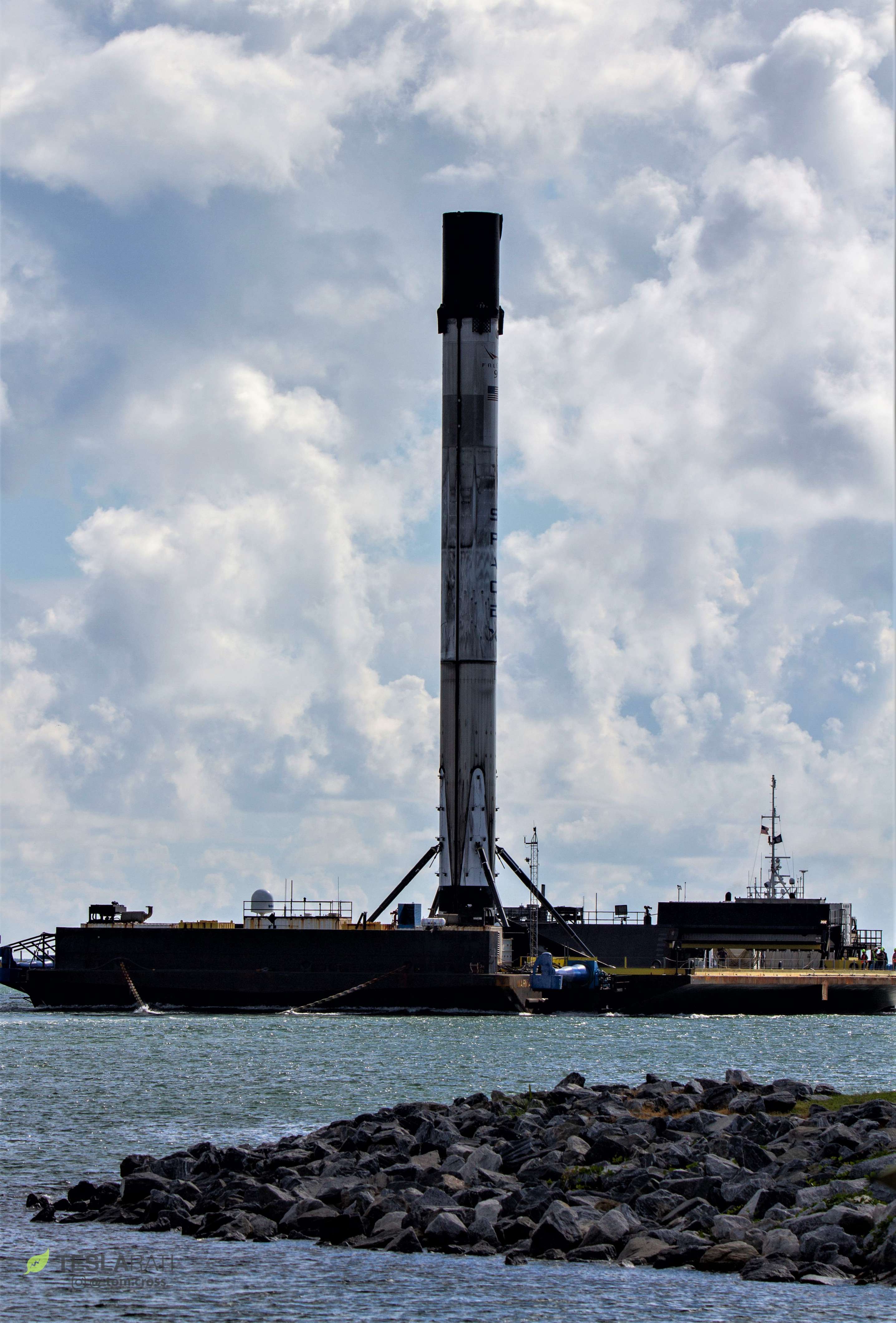Falcon 9 B1049 OCISLY return 091218 (Tom Cross) 5(c)