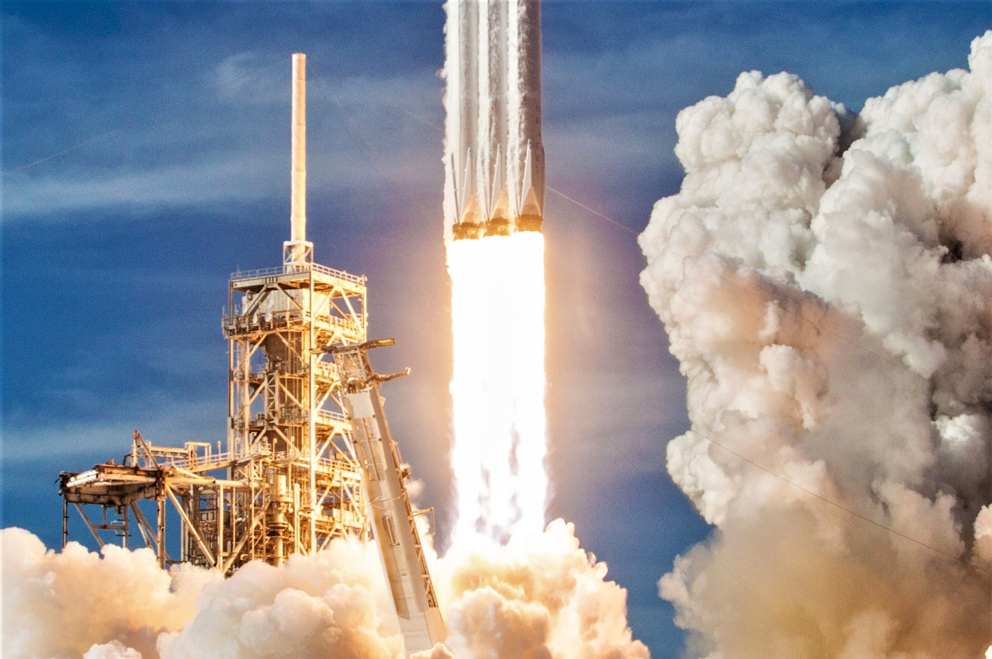 Spacex Wins New Falcon Heavy Launch Contract As Rocket S Prospects Stabilize