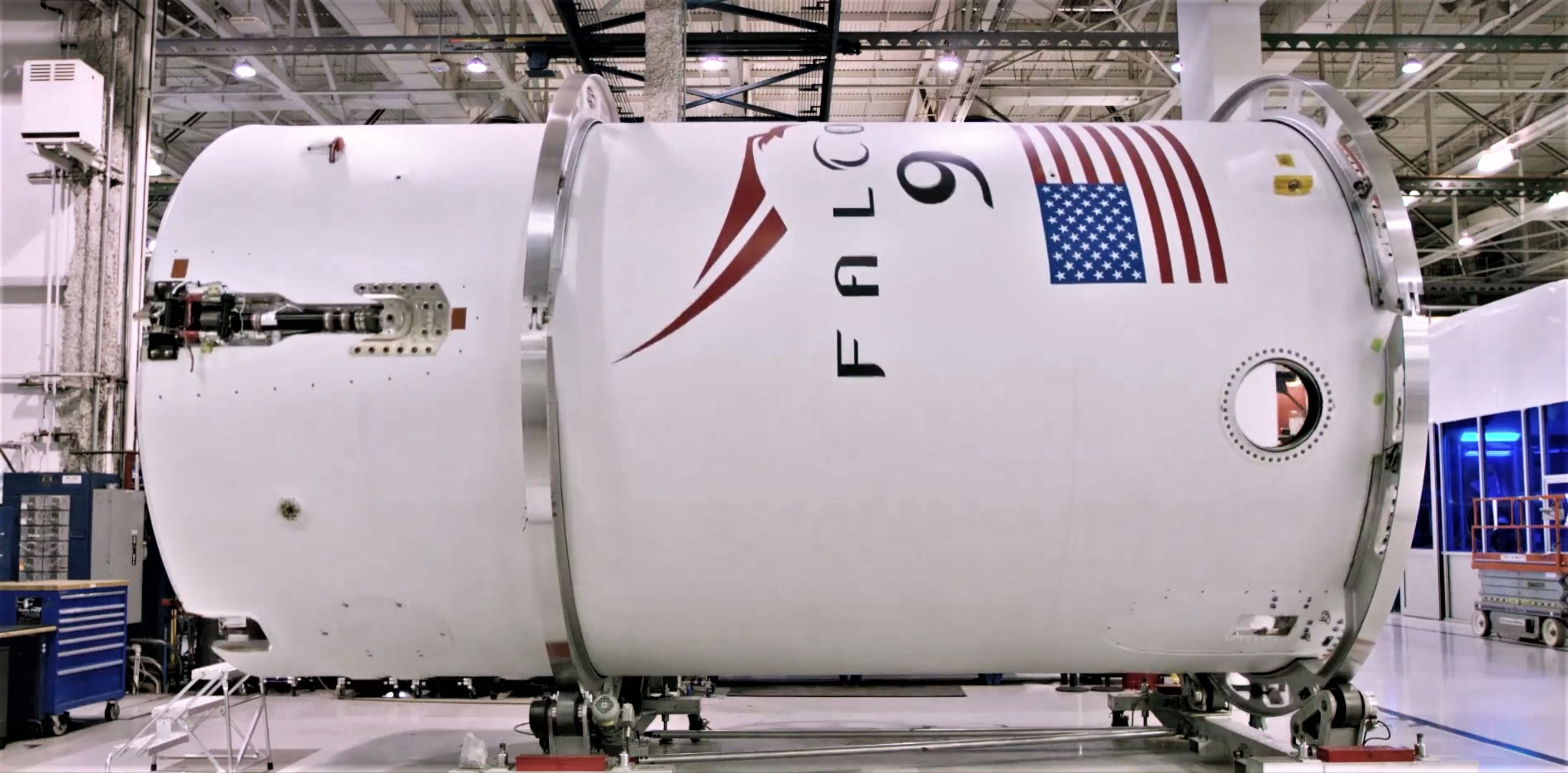 Hawthorne factory F9 interstage 2018 (SpaceX) 1