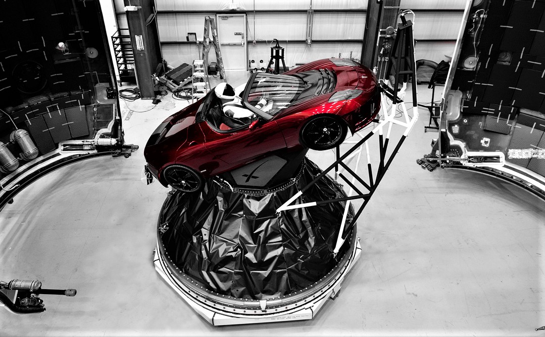 Tesla Roadster and astronaut 1 (Elon Musk)