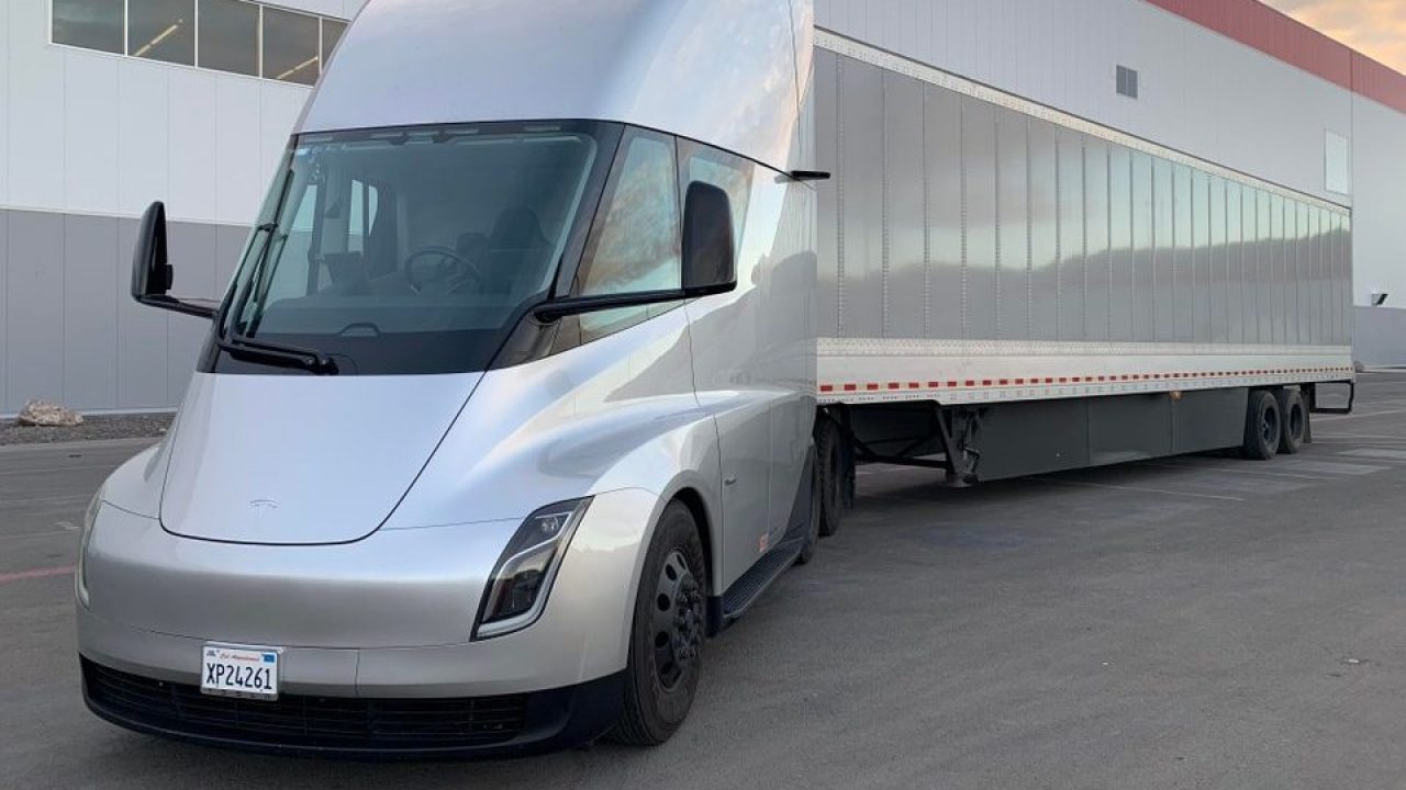 The Tesla Semi s recent Giga 1 sighting highlights its difference from other concept trucks