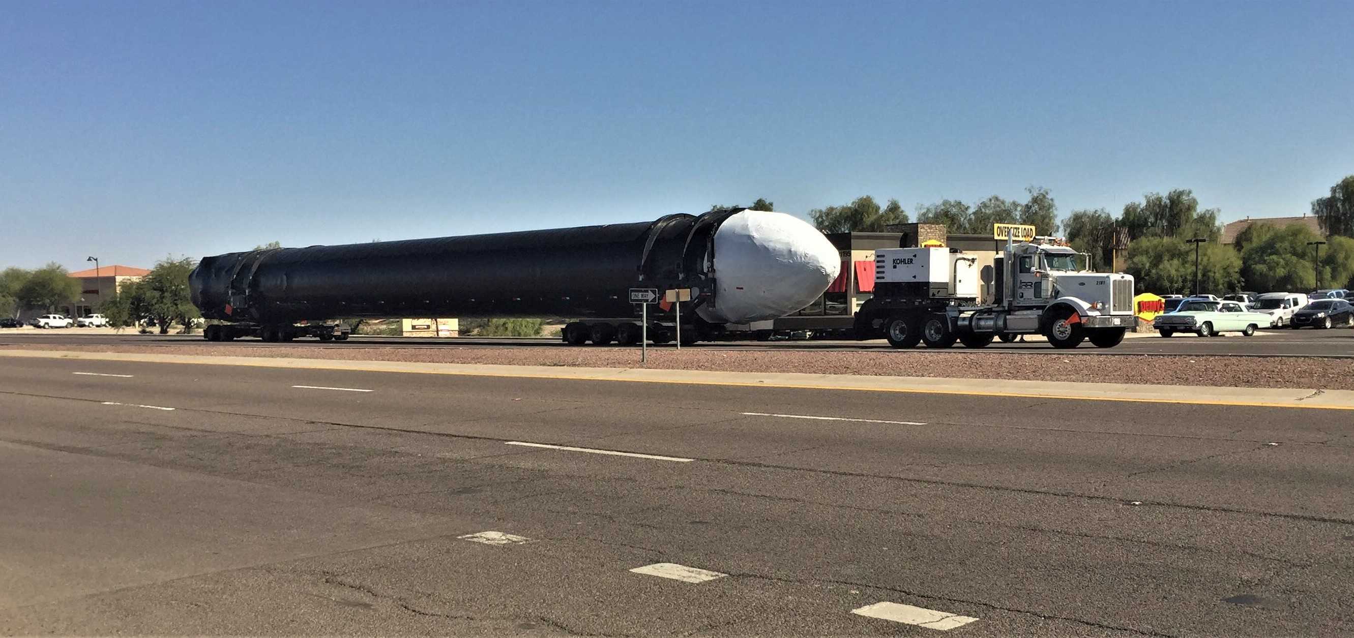 Falcon Heavy side booster AZ 111018 (Reddit – beast-sam)