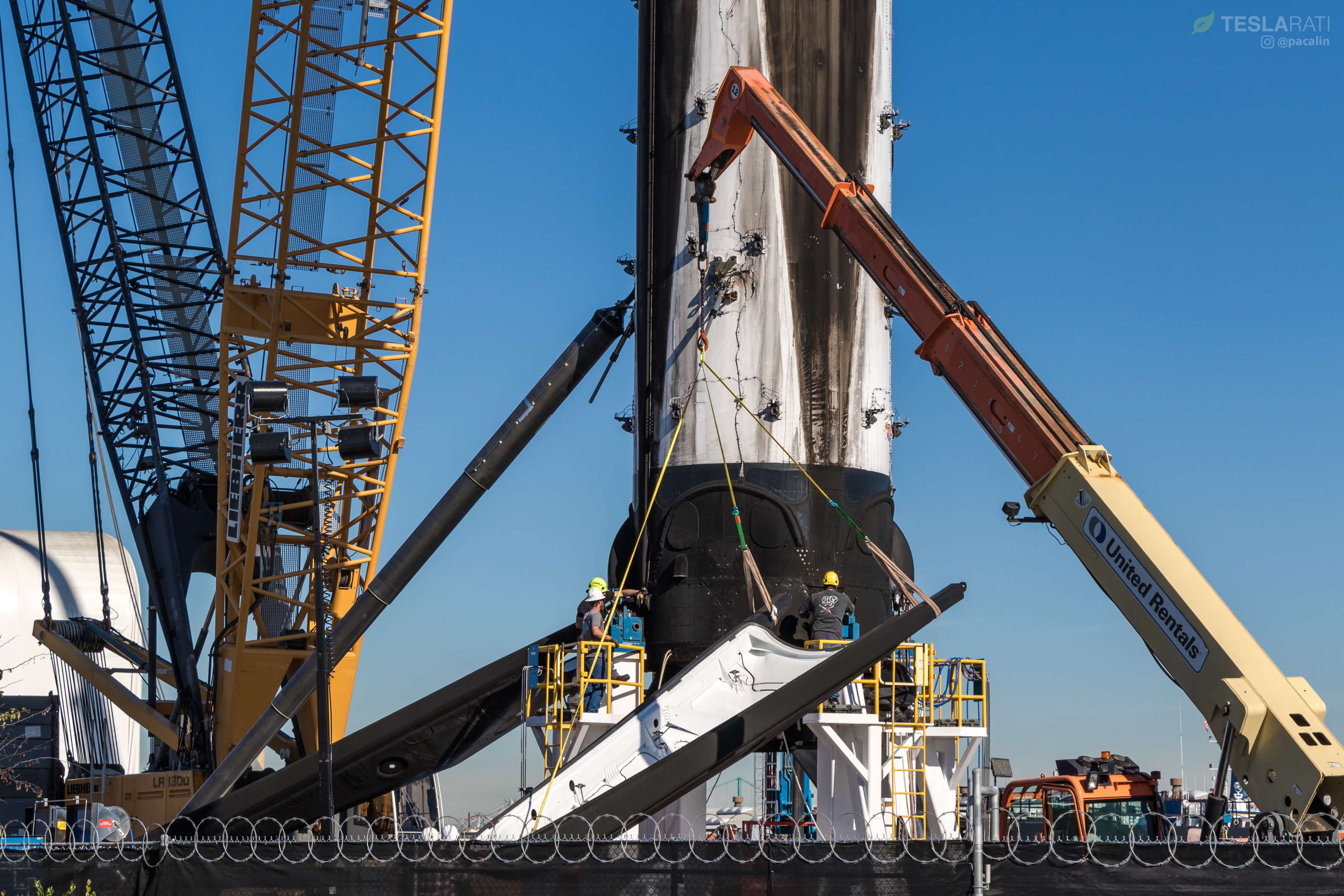 Falcon 9 B1046 SSO-A leg removal 120818 (Pauline Acalin) (7)(c)