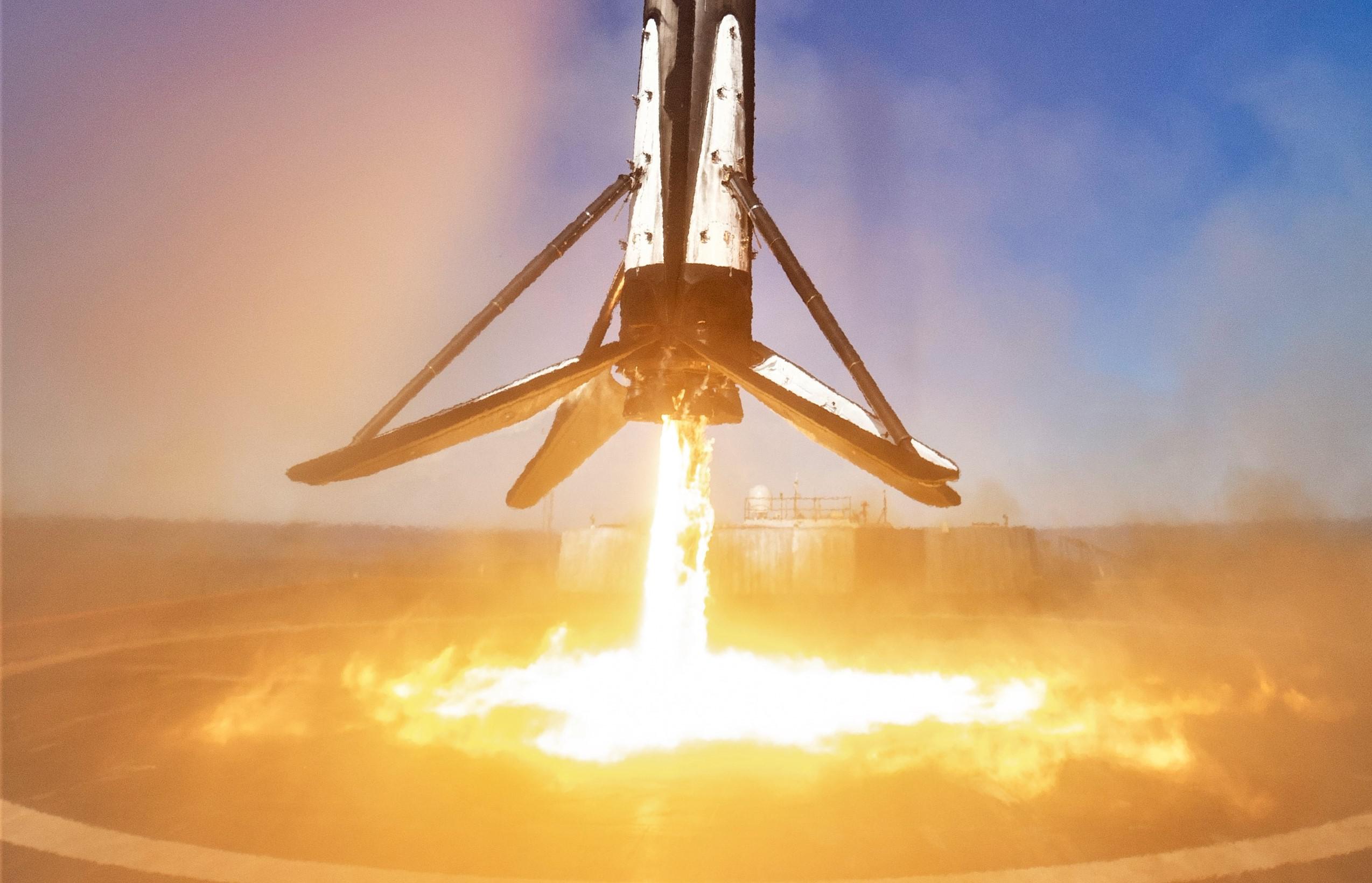 Falcon 9 B1046 SSO-A third landing (SpaceX) 2 edit 2(c)