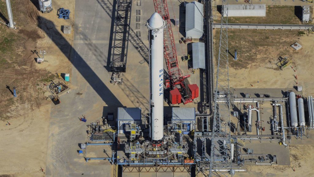 SpaceX replaced its tripod stand with a more functional ground-level test stand. (Teslarati/Aero Photo)