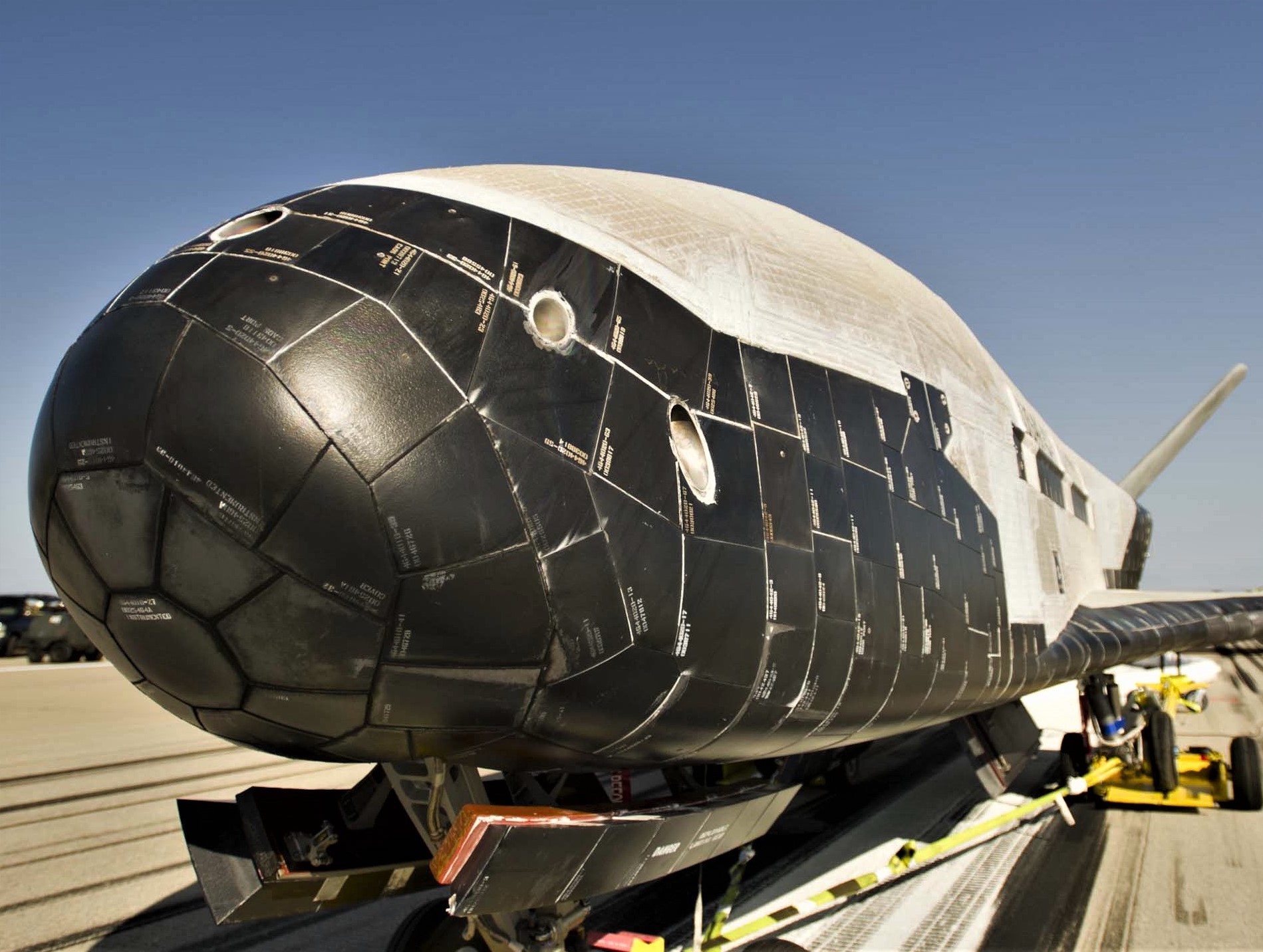 Х 37 б. X-37b. Космический беспилотник Boeing x-37b. X-37. Боинг х-37.