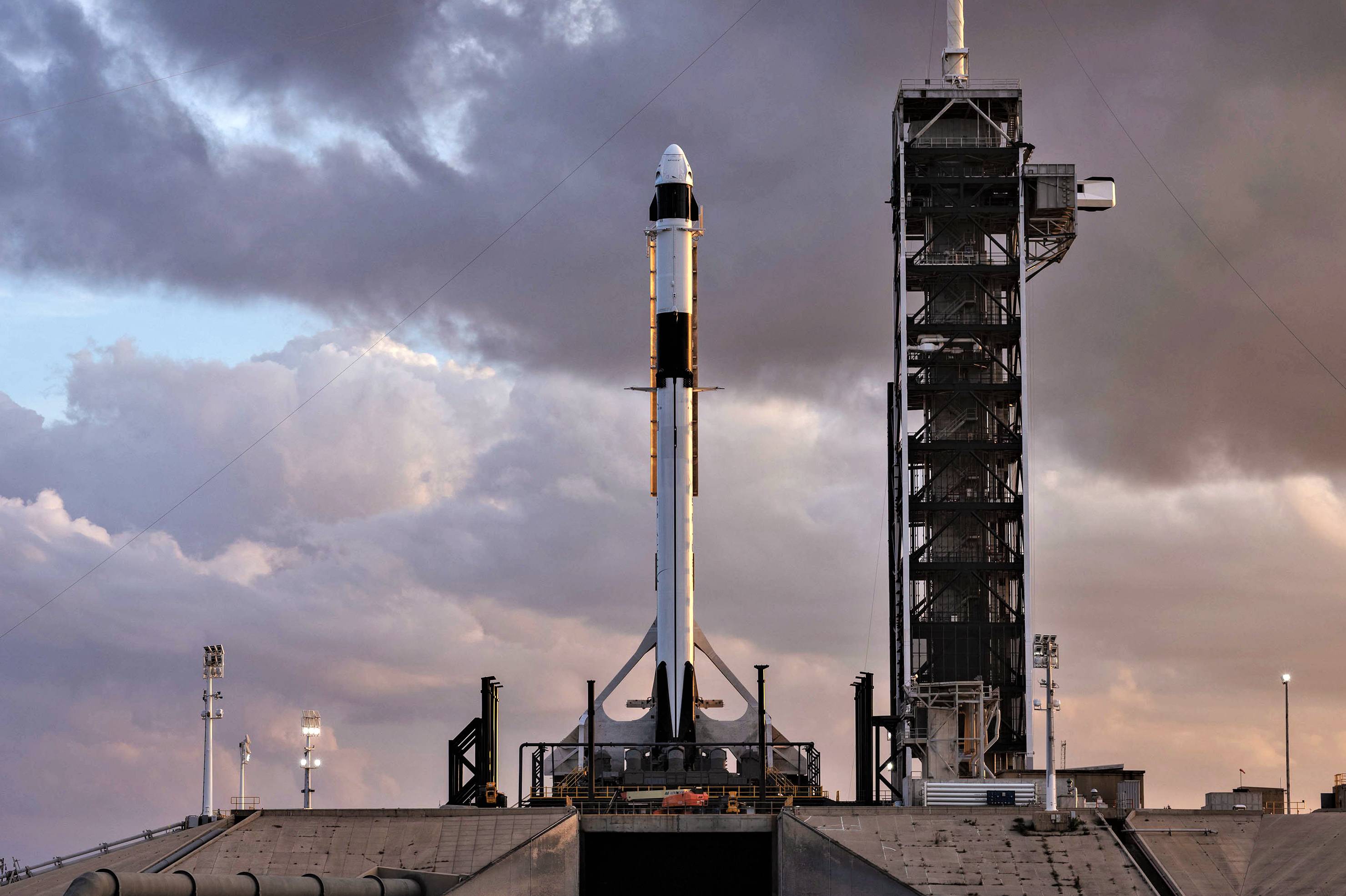 Crew Dragon DM-1 Falcon 9 B1051 rollout (SpaceX) 3(c)