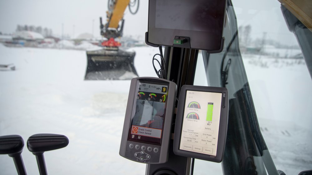 Electric_excavator_prototype_5