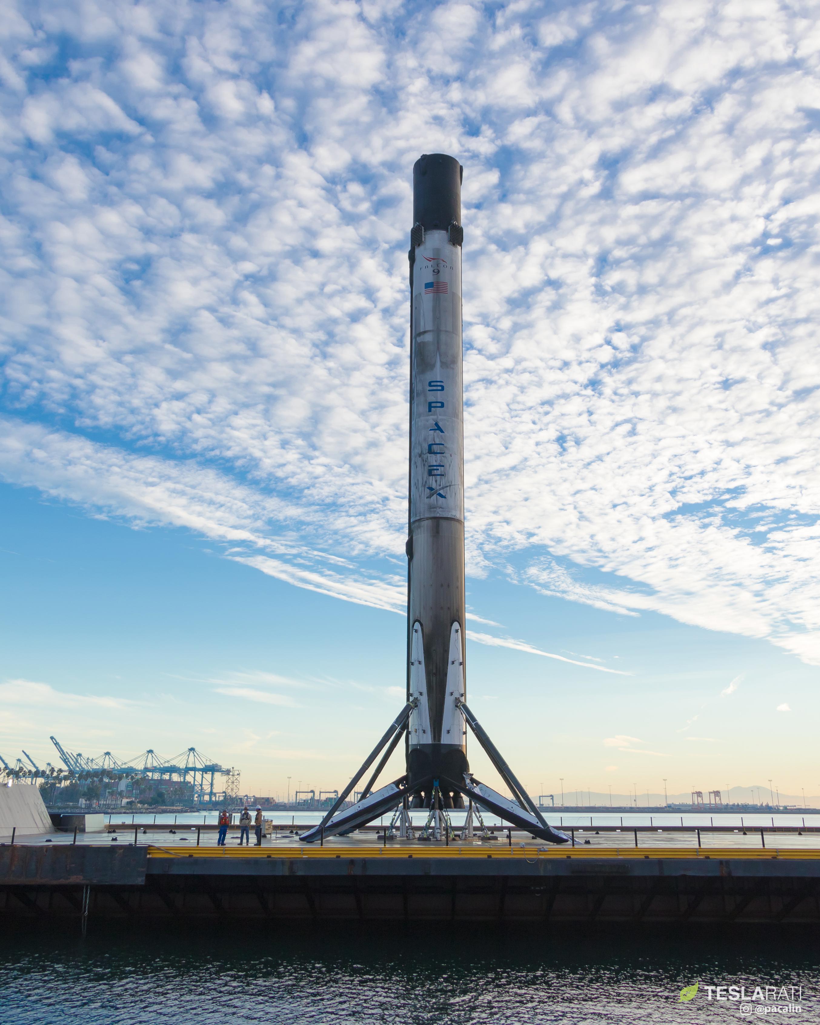 Falcon 9 (Iridium Next 8) - VAFB - 11.1.2019 - Page 4 Falcon-9-B1049-Iridium-8-dawn-return-011318-Pauline-Acalin-6c