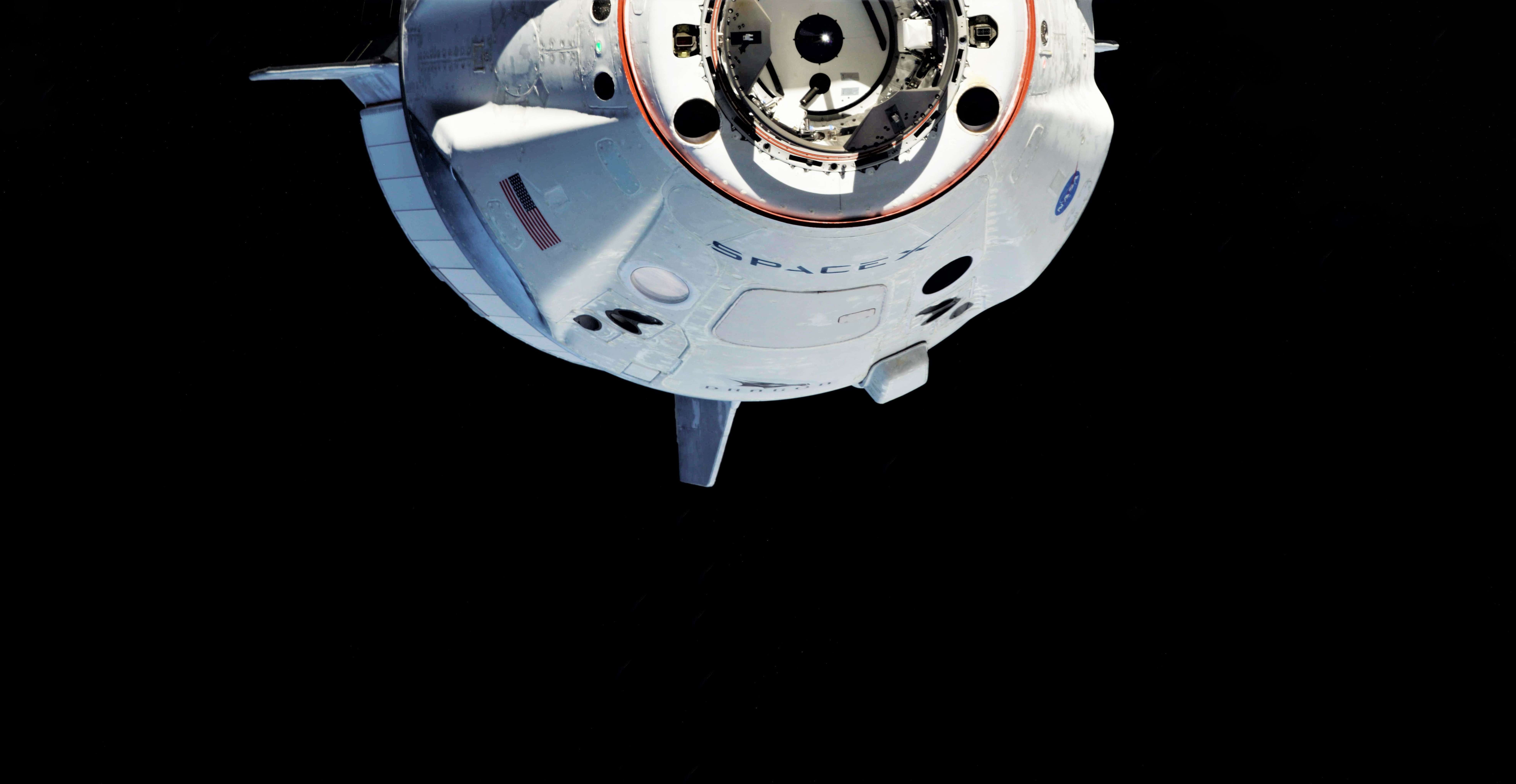 Dragon spacecraft at SpaceX headquarters, 2015 - Stock Image - C030/9058 -  Science Photo Library