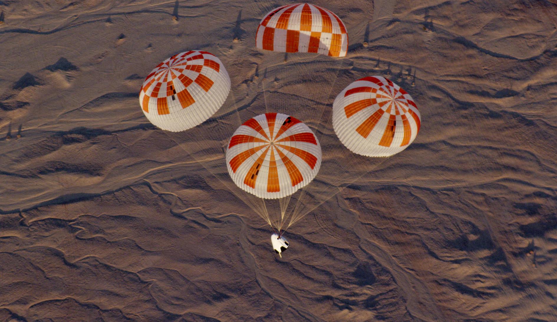 Crew Dragon parachute testing July 2018 (SpaceX) 1