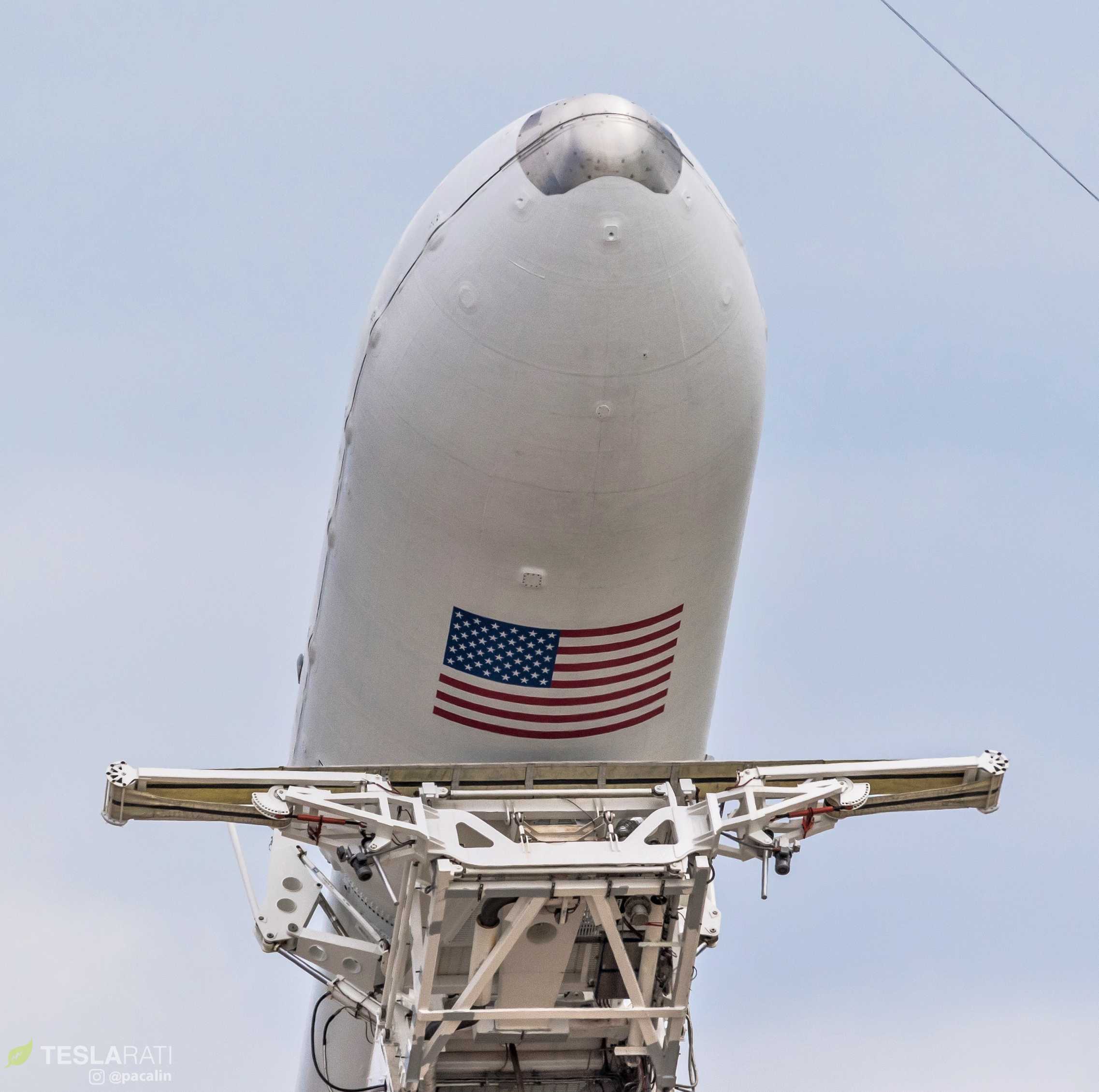 Falcon-Heavy-Flight-2-payload-fairing-de