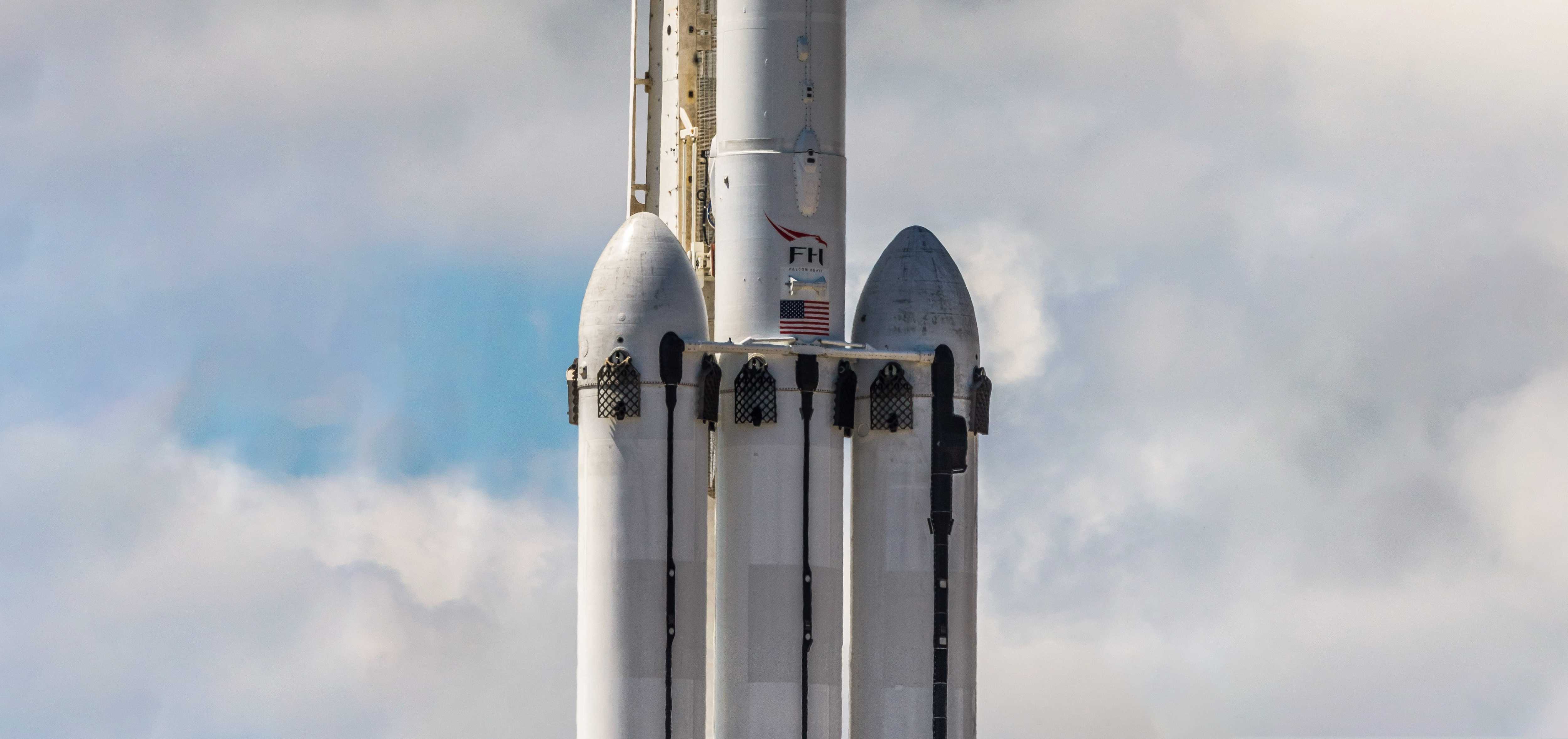 Lançamento do foguete SpaceX Falcon Heavy da NASA Psyche adiado até 2023