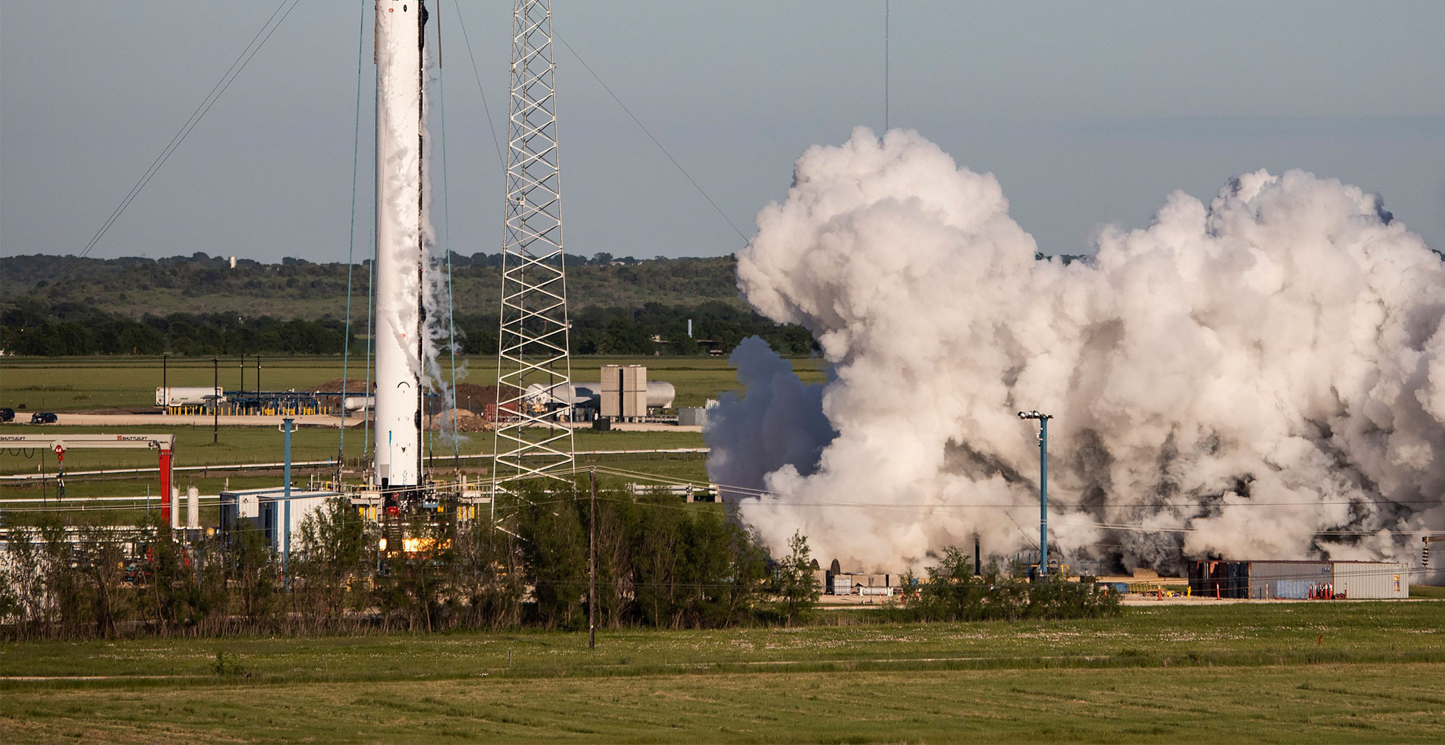 Falcon Heavy center core B1057 static fire test McGregor 042619 (SpaceX) 1 crop (c)