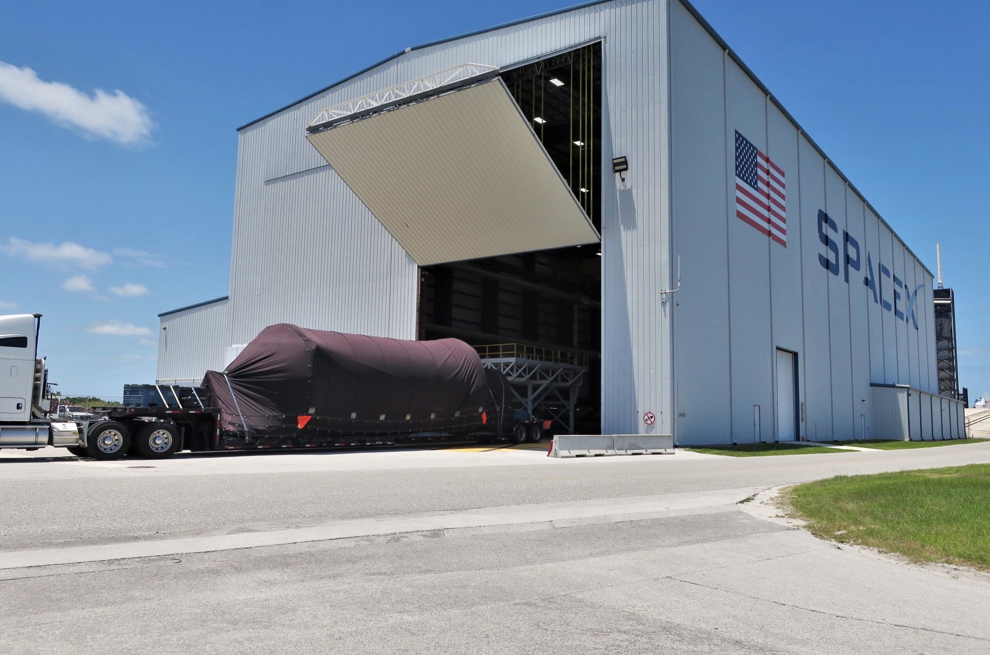 Falcon Heavy Flight 3 STP-2 upper stage arrivial 39A (USAF) 1