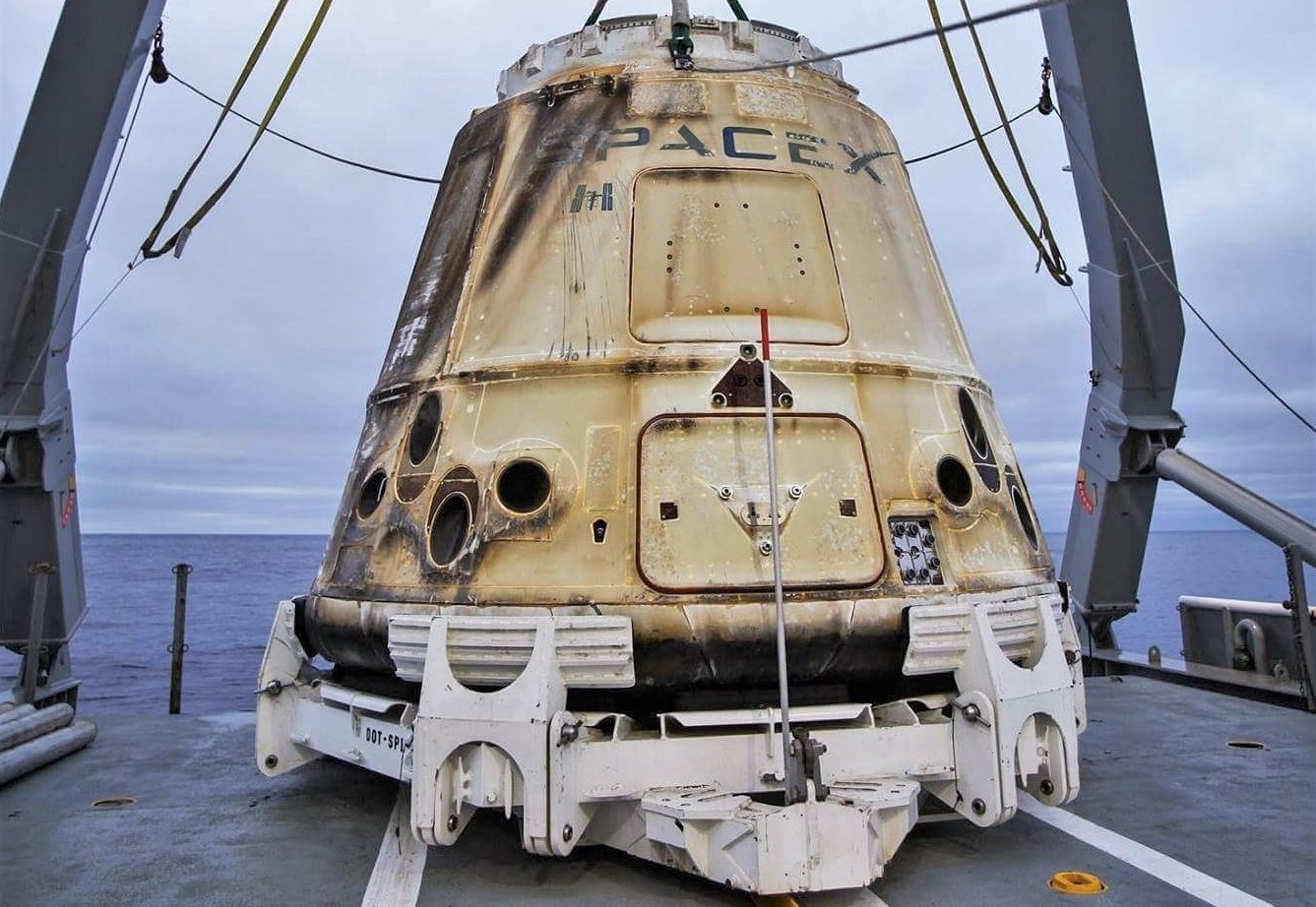 CRS-11 Dragon recovery 2 (SpaceX) crop