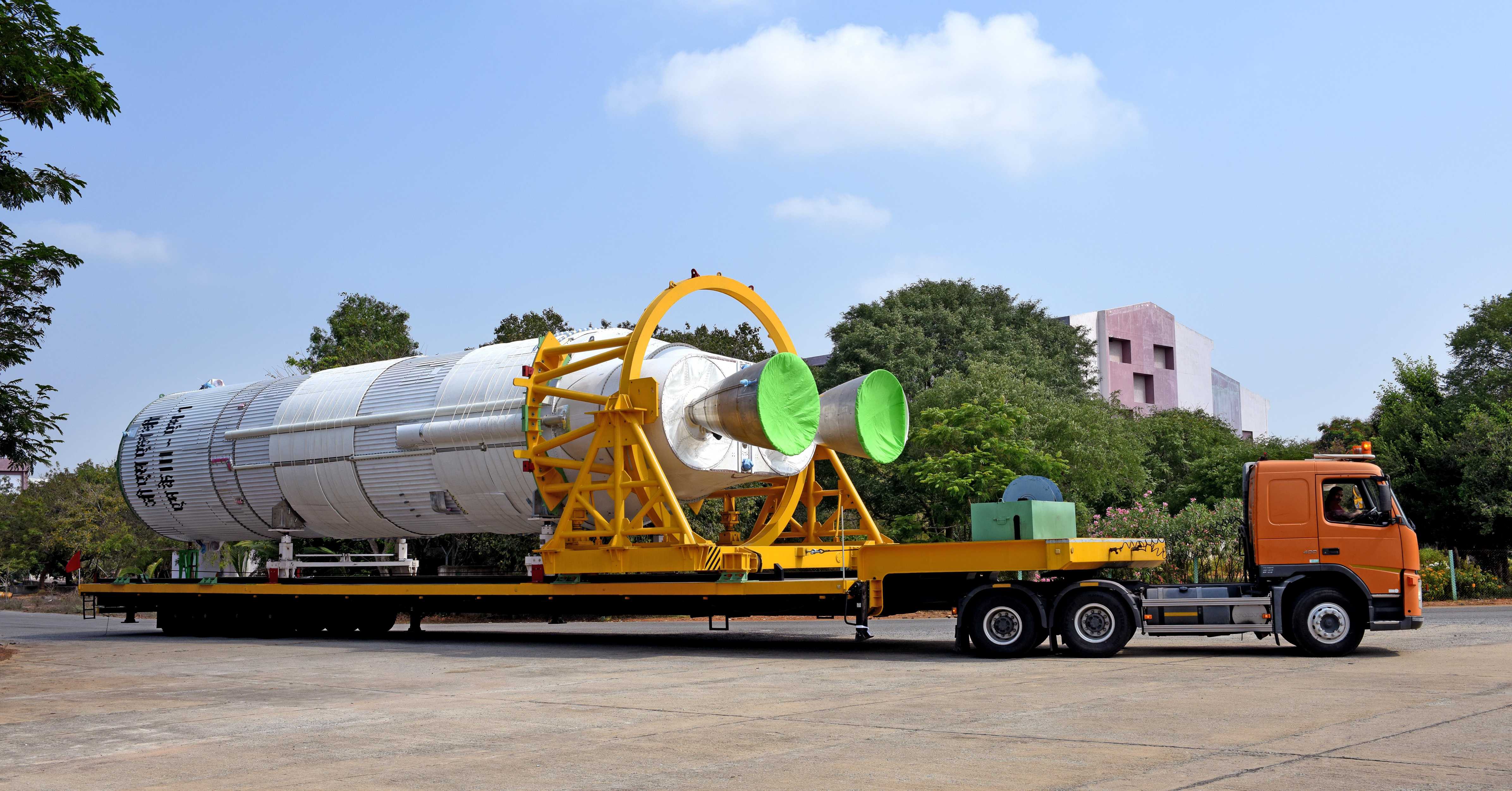 Chandrayaan-2 GSLV Mk III (ISRO) integration 3 (c)