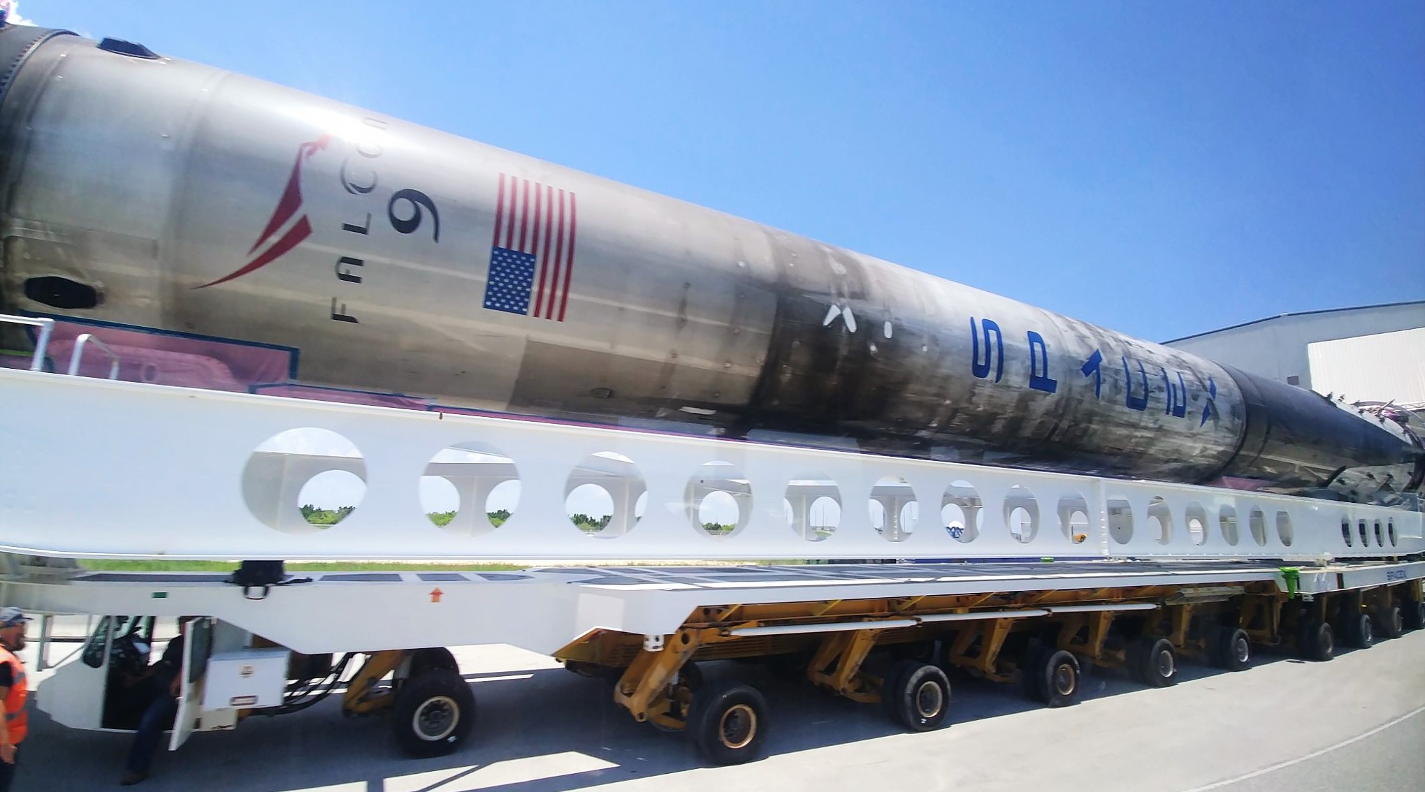 Falcon 9 Block 5 booster Pad 39A transport 070319 (Twitter – @astroperinaldo) 1
