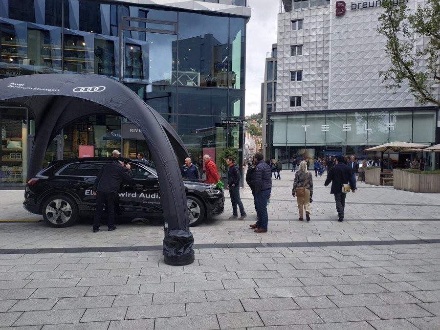 photo of Audi doubles down on e-tron offensive, promotes SUV in front of Tesla store image