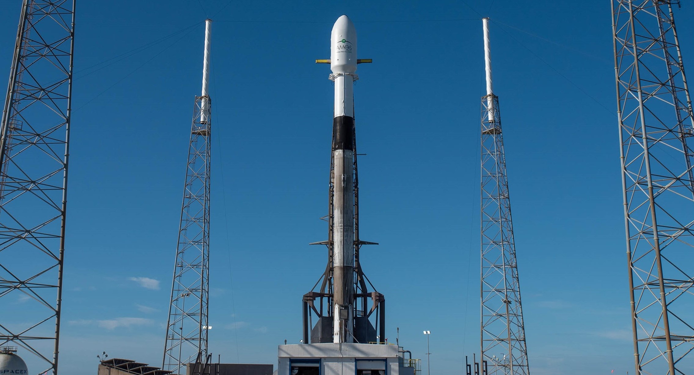 AMOS-17 Falcon 9 B1047 LC-40 vertical 080619 (SpaceX) 1 crop