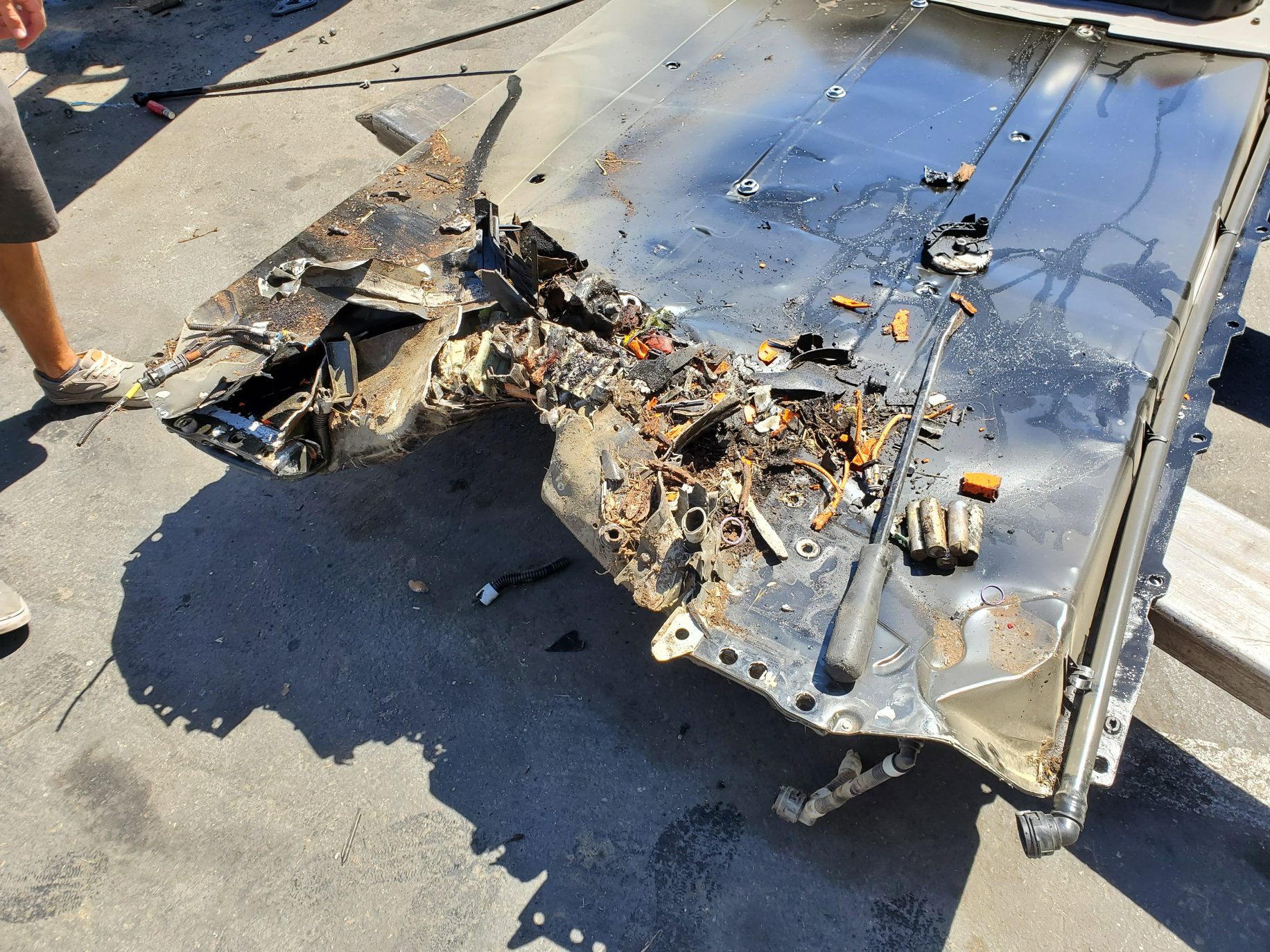 tesla-model-3-battery-pack-after-crash-1