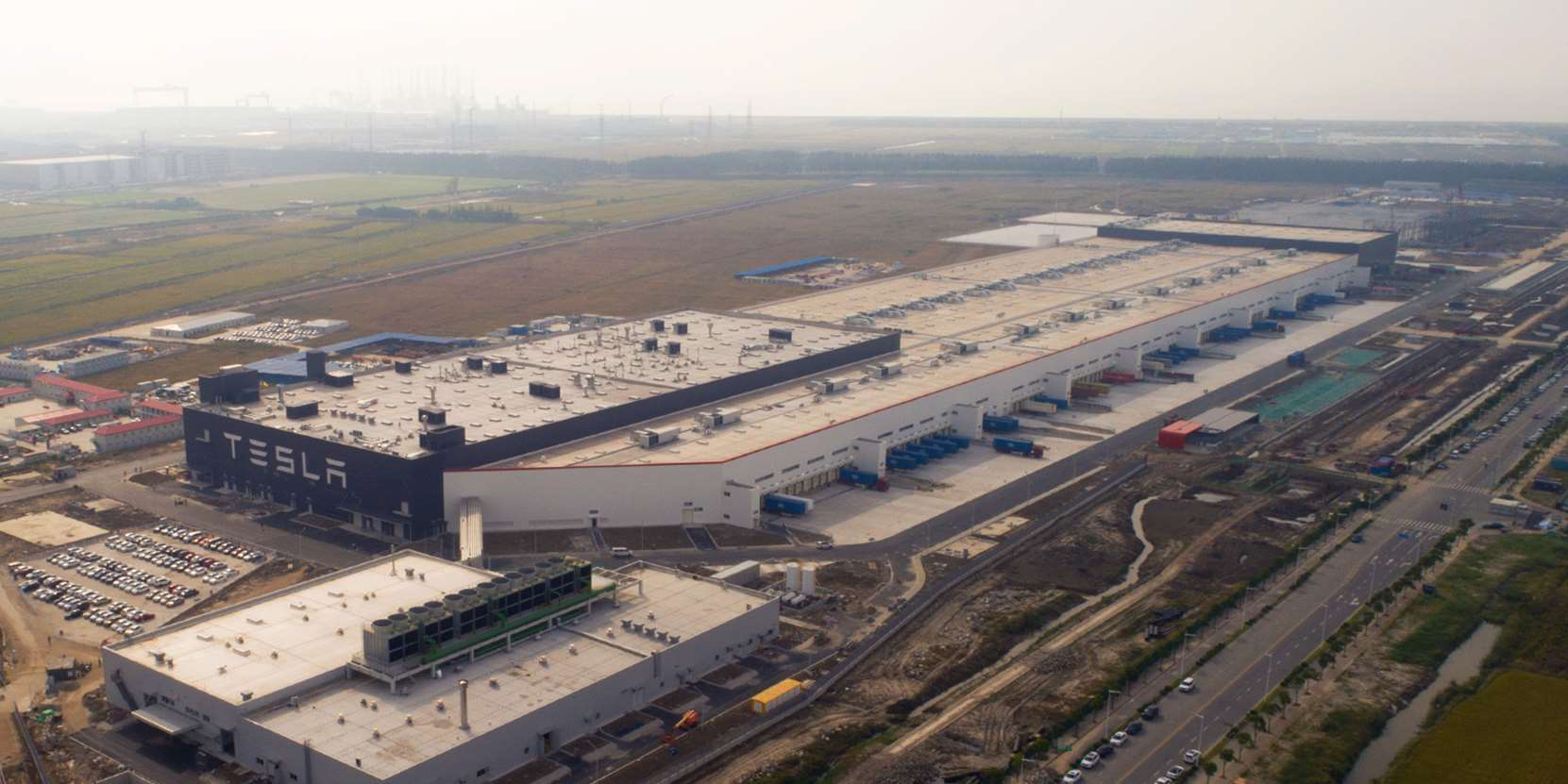 https://www.teslarati.com/wp-content/uploads/2019/10/Gigafactory-3-Q3-2019-Tesla-aerial-overview-1.jpg