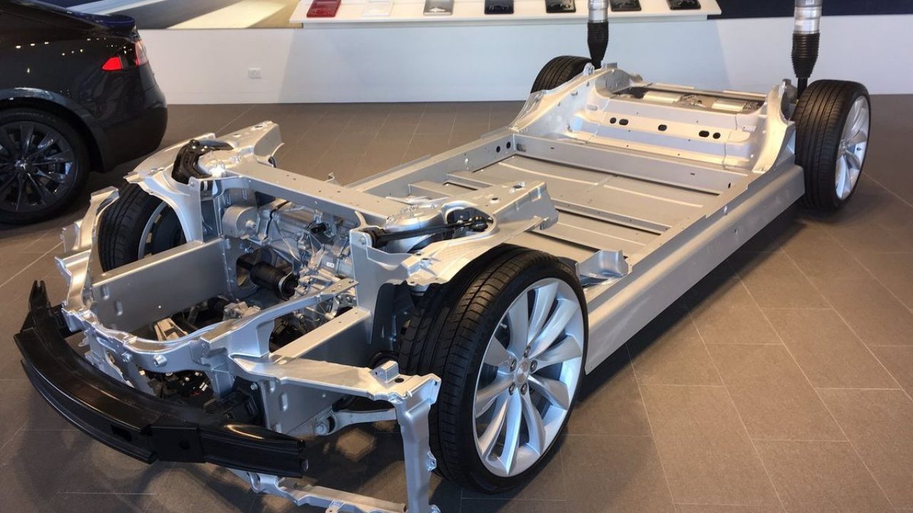 Tesla may supply and drivetrains for Fiat-Chrysler EVs in the future, says CEO