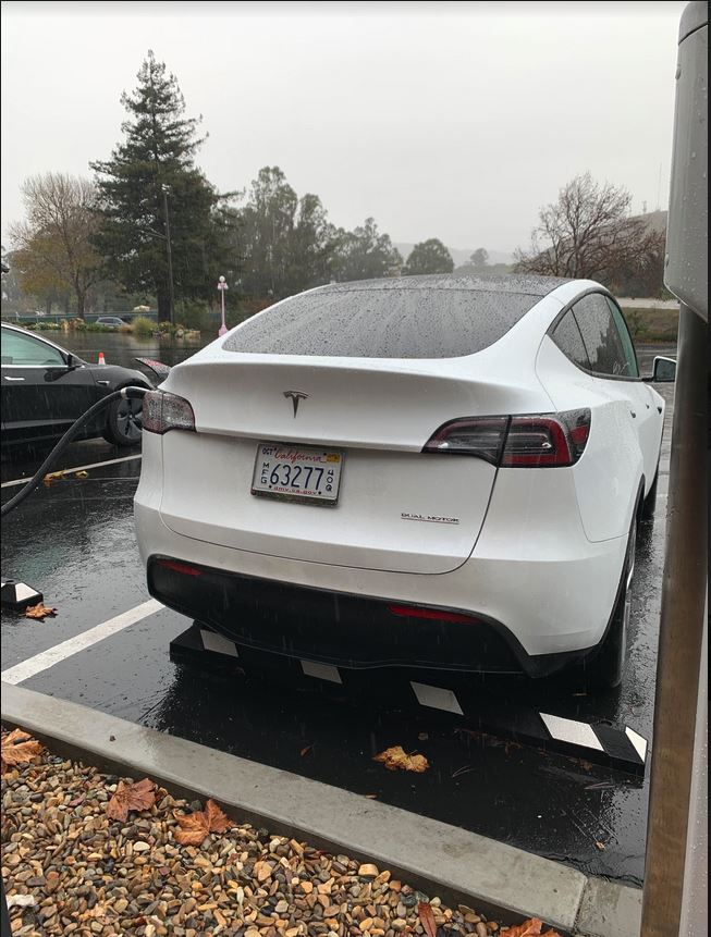 Tesla Model Y Performance 1