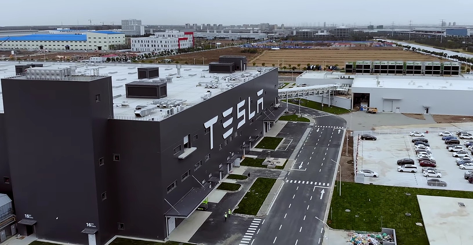 photo of Tesla enters battery supply partnership with LG Chem and CATL for Giga Shanghai image