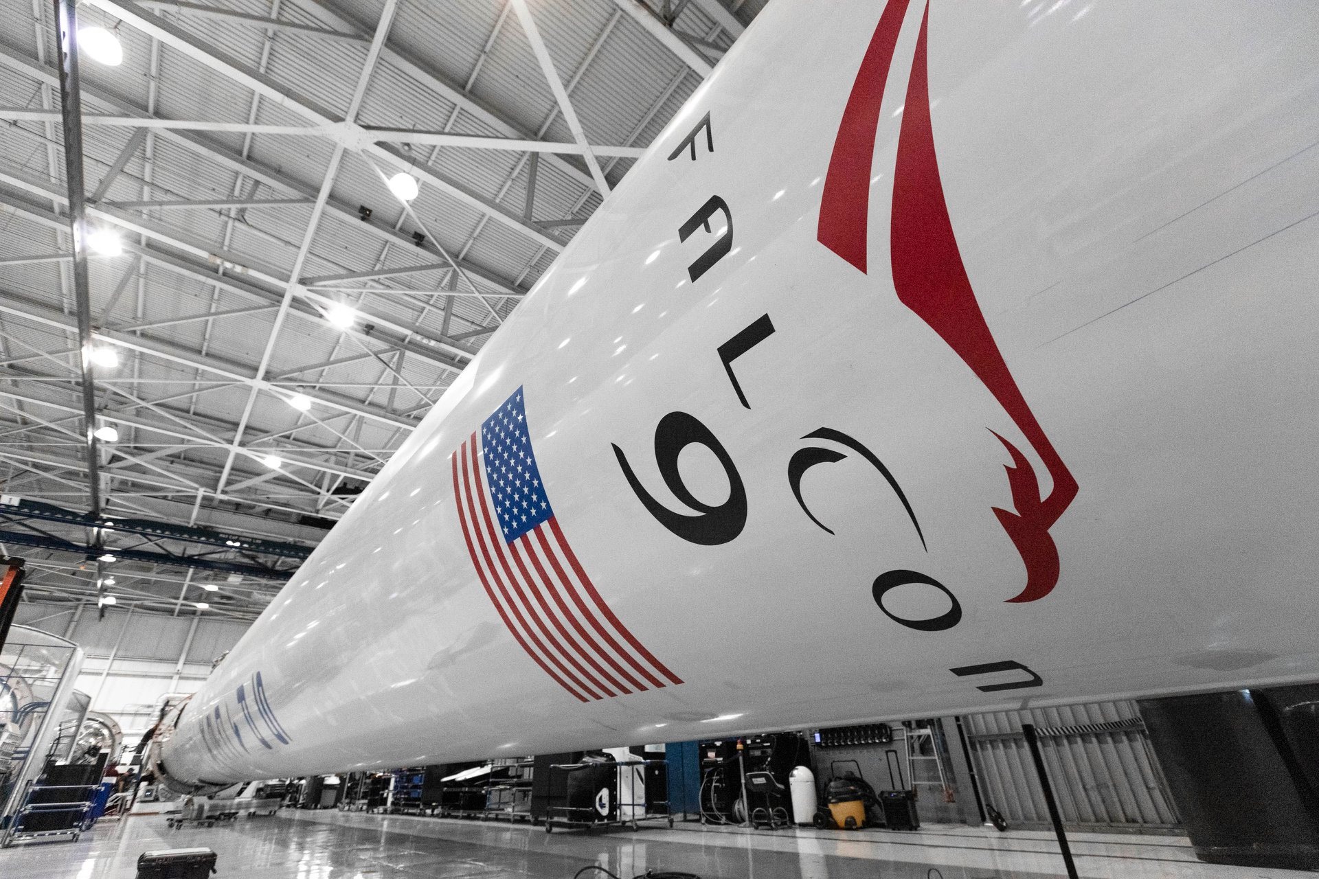 GPS III SV03 Falcon 9 B1060 processing 2019 (SpaceX) 1