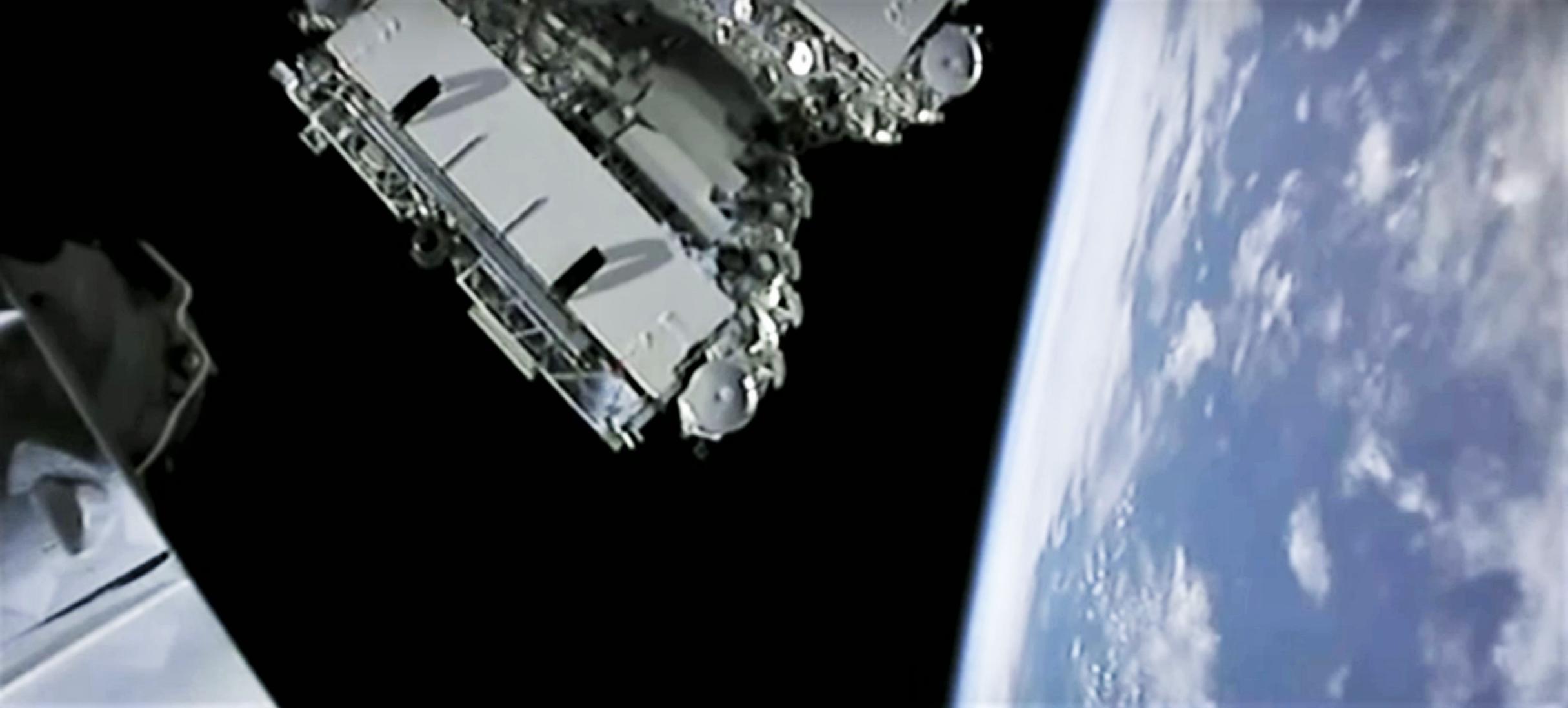 Starlink-2 Falcon 9 B1049 webcast (SpaceX) deployment 3 (c)