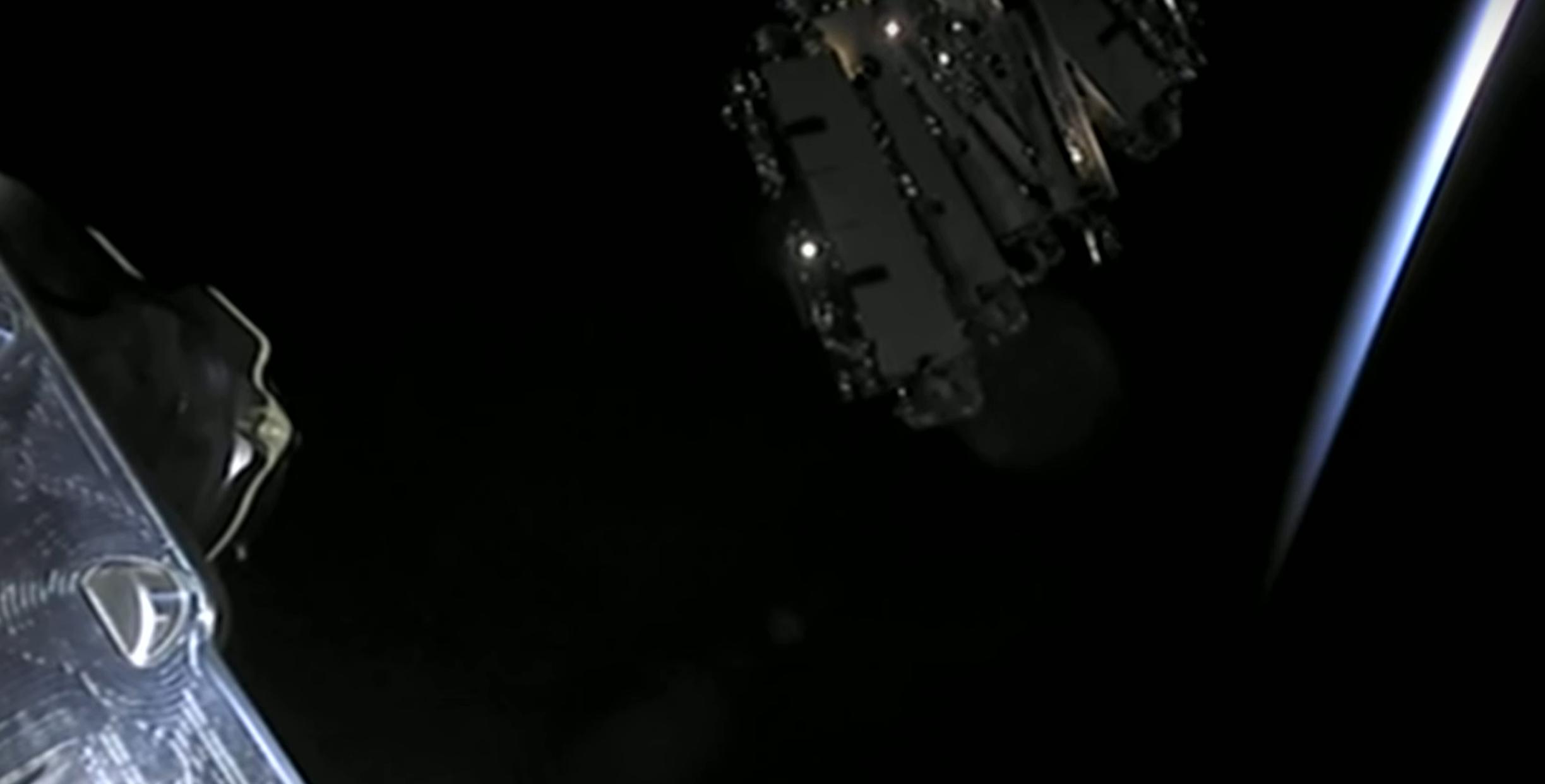 Starlink V1 L3 B1051 LC40 012920 webcast (SpaceX) satellite deploy 2 crop