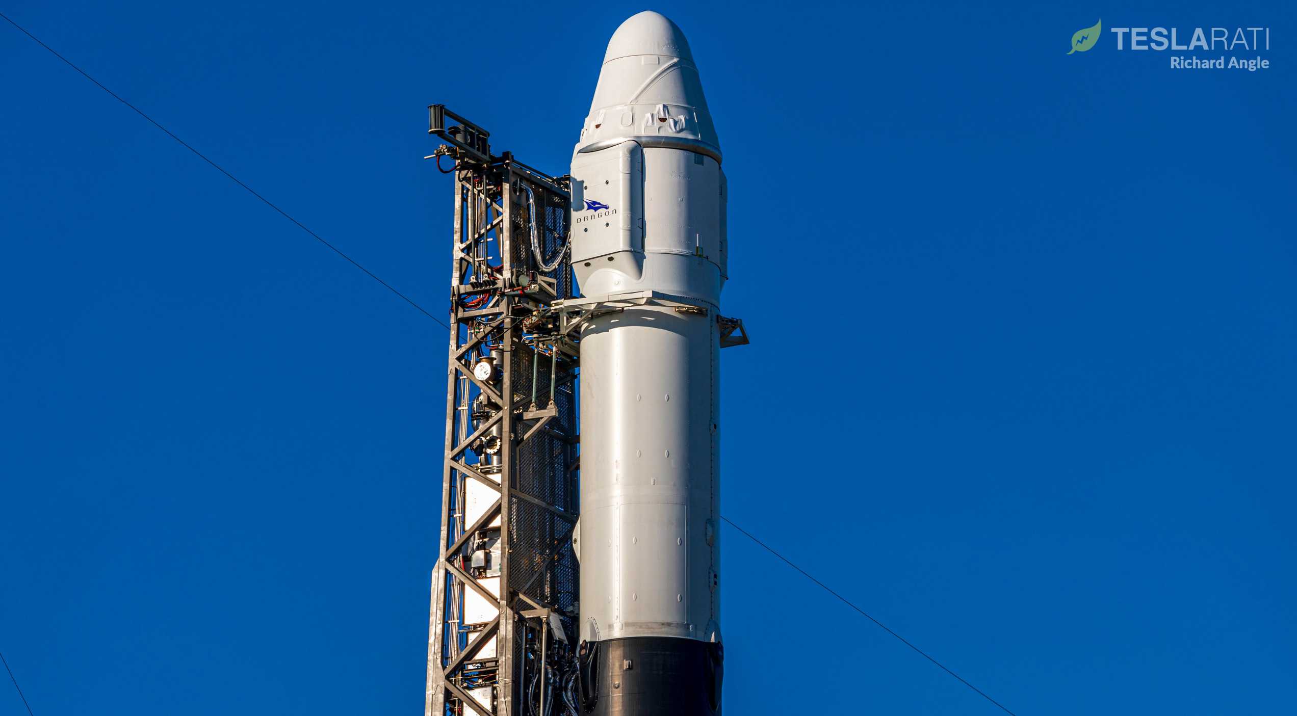 CRS-19 C106 Falcon 9 B1059 vertical LC-40 120419 (Richard Angle) (3) crop S2 (c)
