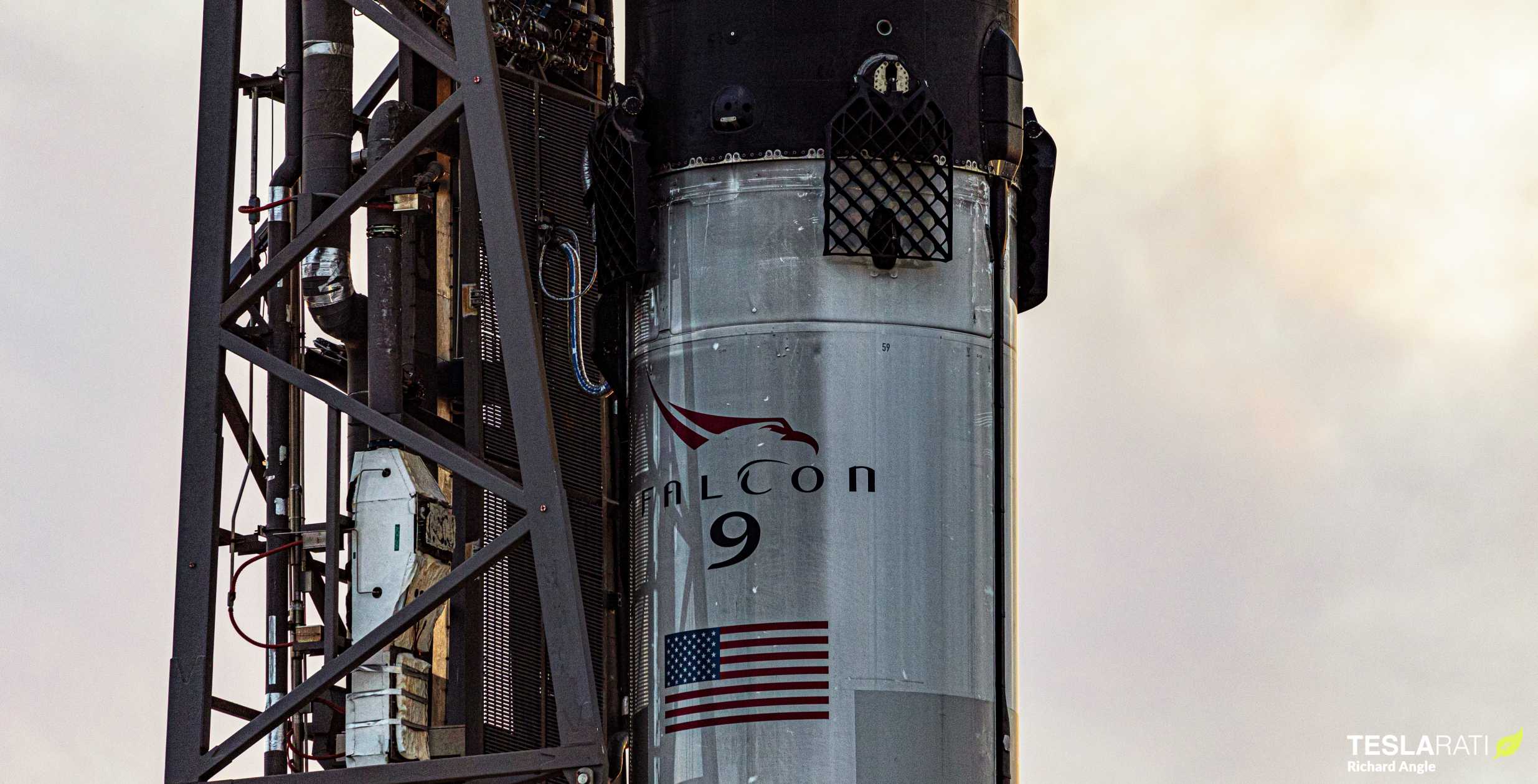 CRS-20 Dragon C112 Falcon 9 B1059 (Richard Angle) pre launch landing (2) crop (c)