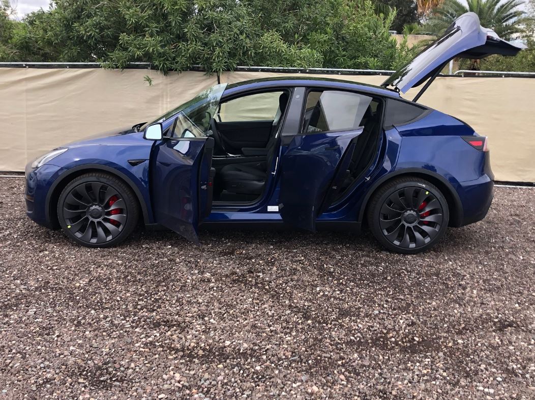 First look at Tesla Model Y power liftgate in action