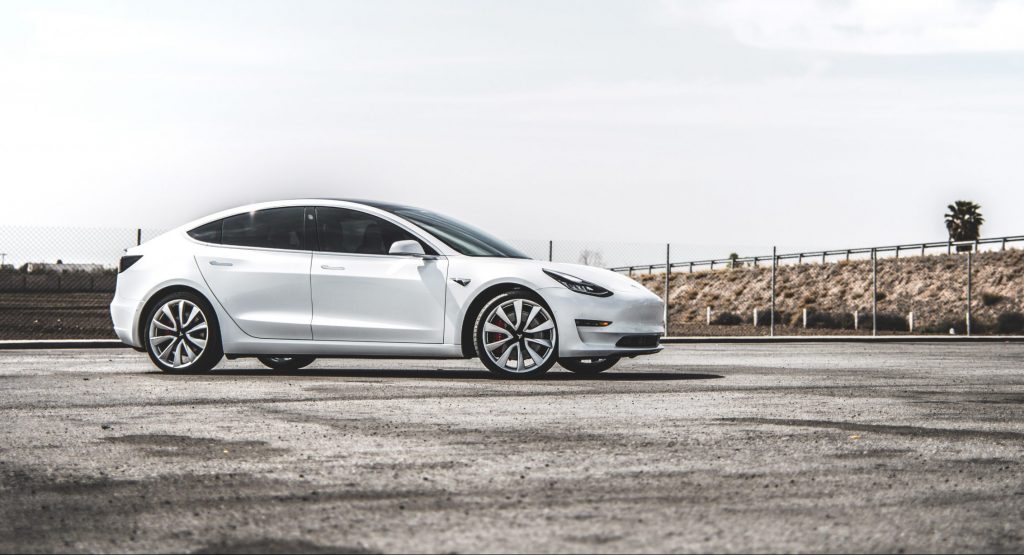 photo of Tesla Model 3 and Model Y almost sold out for Q3 2021 in the US: rumor image