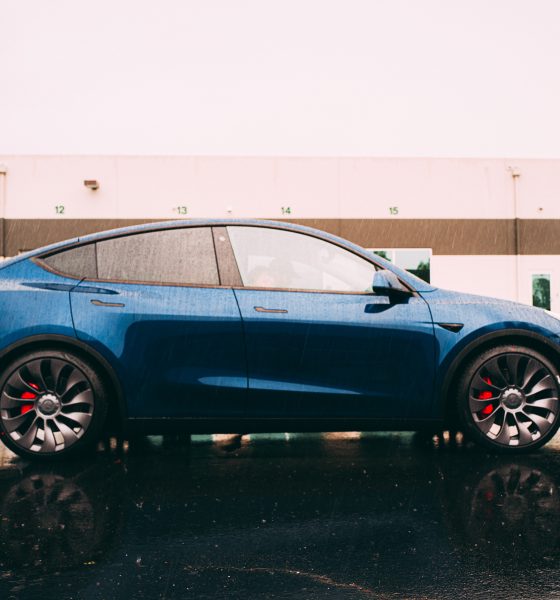 Tesla Model Y Performance with high performance red brakes (Photo: Arash Malek @MinimalDuck via Twitter)