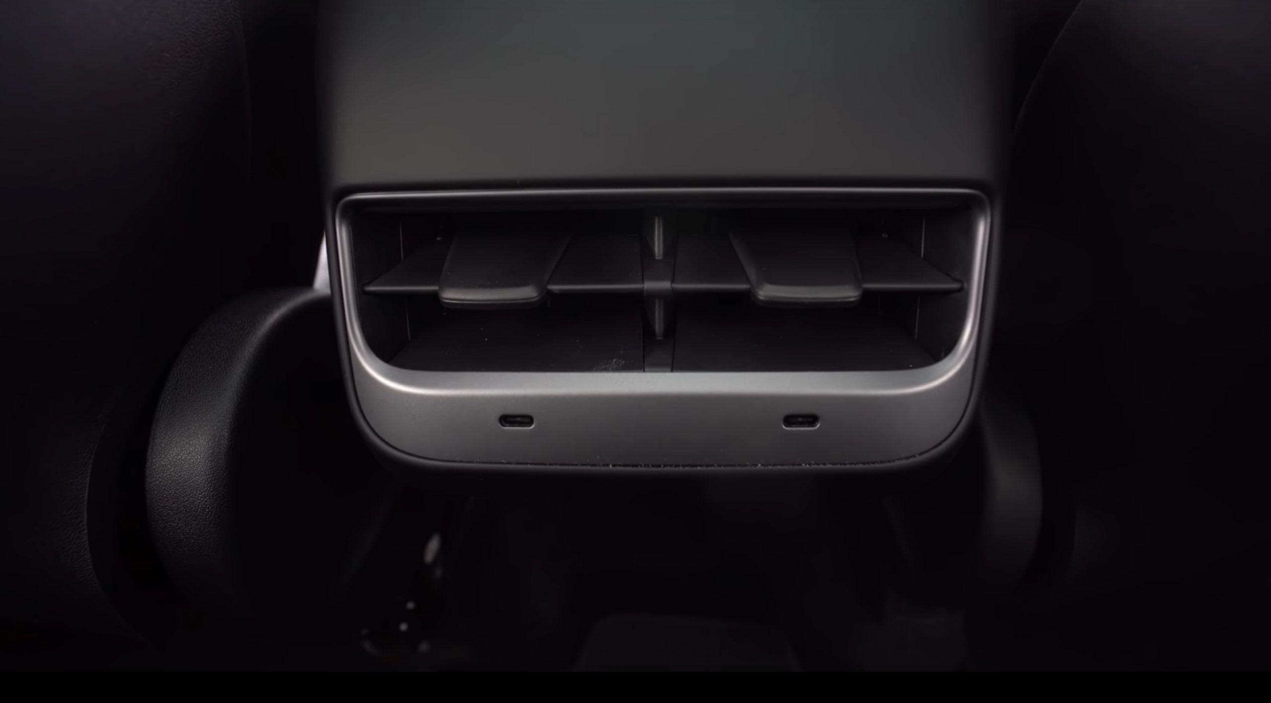 Tesla Model Y rear USB ports - TESLARATI