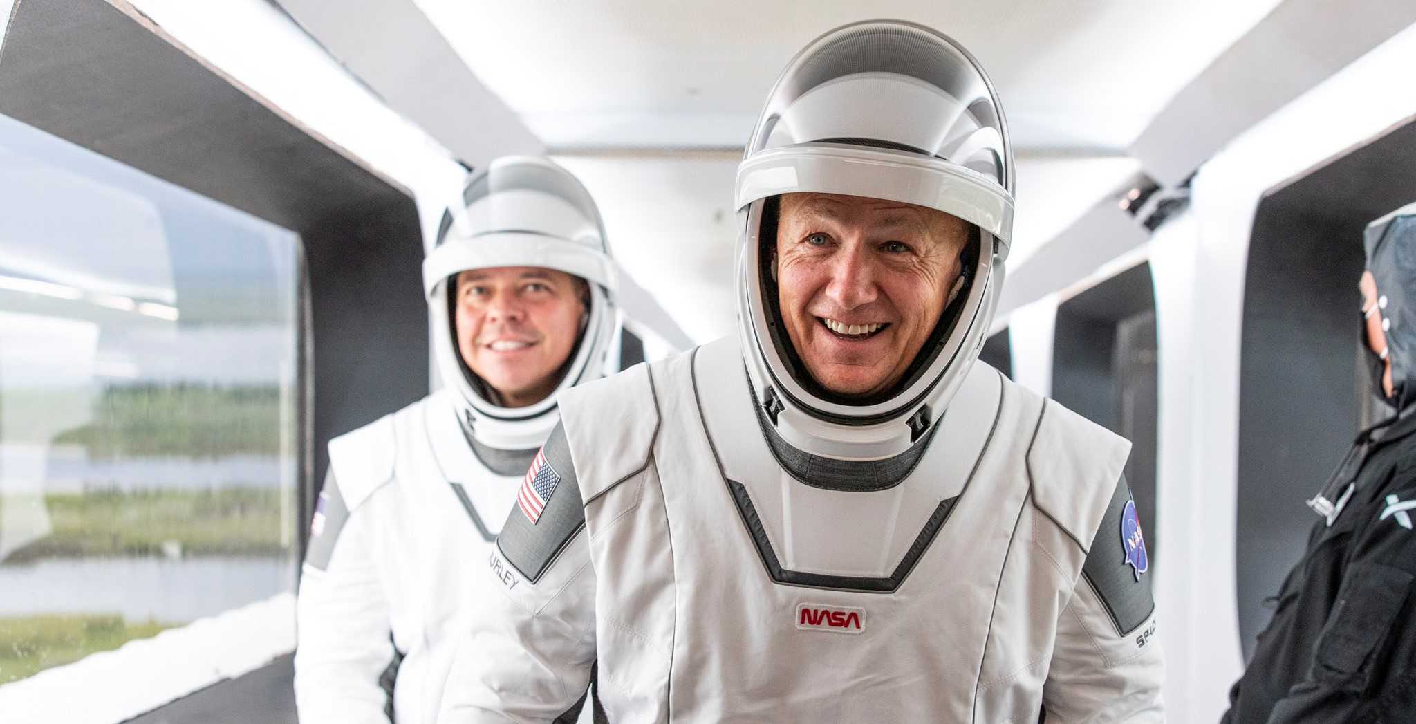 https://www.teslarati.com/wp-content/uploads/2020/05/Crew-Dragon-Demo-2-Behnken-Hurley-052720-SpaceX-ingress-3-crop-c.jpg https://www.teslarati.com/wp-content/uploads/2020/05/Crew-Dragon-Demo-2-Behnken-Hurley-052720-SpaceX-ingress-3-crop-c.jpg
