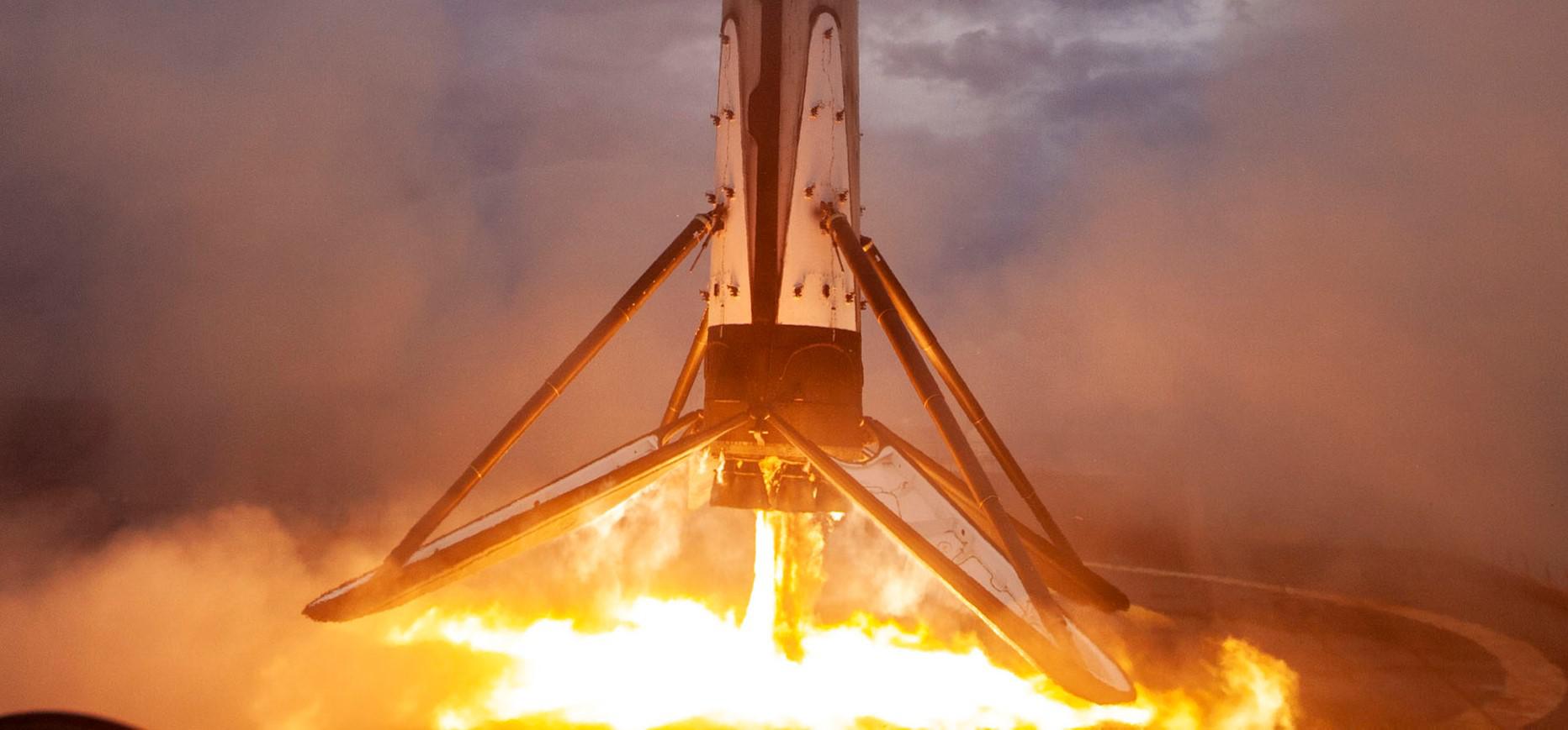 https://www.teslarati.com/wp-content/uploads/2020/06/Crew-Dragon-Demo-2-Falcon-9-B1058-OCISLY-recovery-060220-SpaceX-5-crop-2-c.jpg