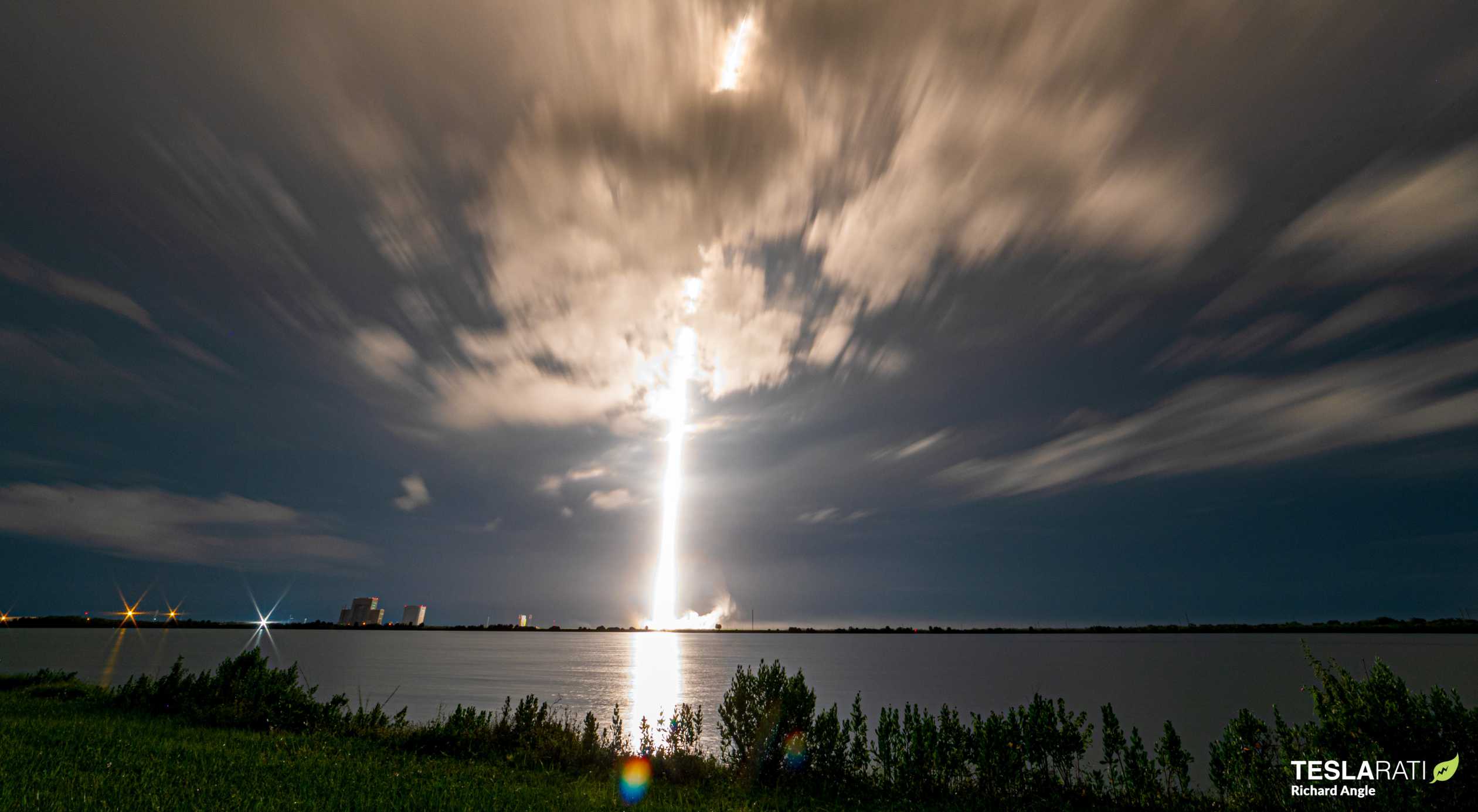 Starlink-8 Falcon 9 B1049 LC-40 060320 (Richard Angle) streak 1 (c)