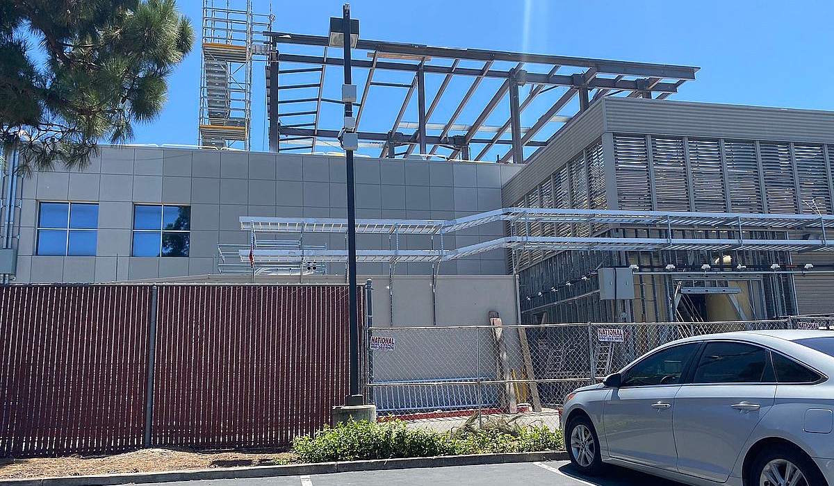 photo of Tesla ‘Roadrunner’ battery cell facility begins to take shape at Fremont image