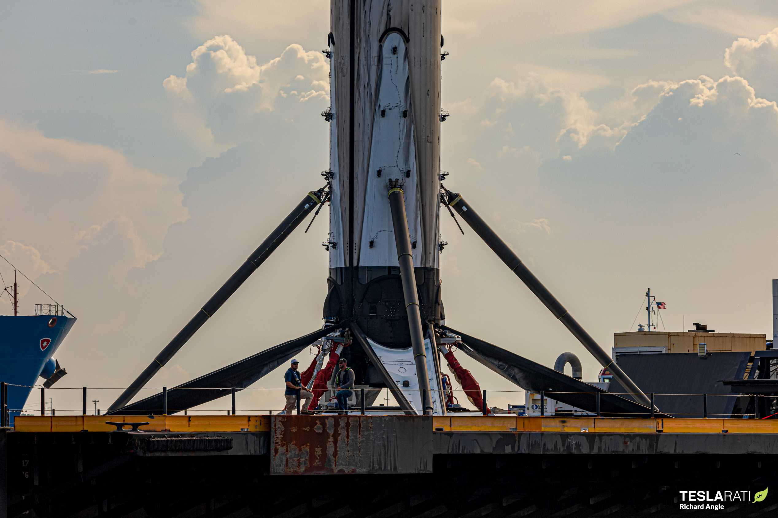 GPS III SV03 Falcon 9 B1060 070420 (Richard Angle) OCISLY return 5 (c)