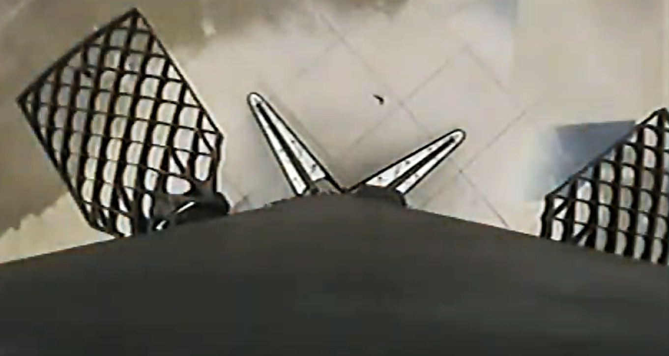 SAOCOM 1B Falcon 9 B1059 LC-40 webcast (SpaceX) landing 4