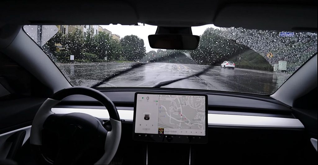 Tesla Upgrades Autowipers to v4, Musk Apologizes for Poor Performance