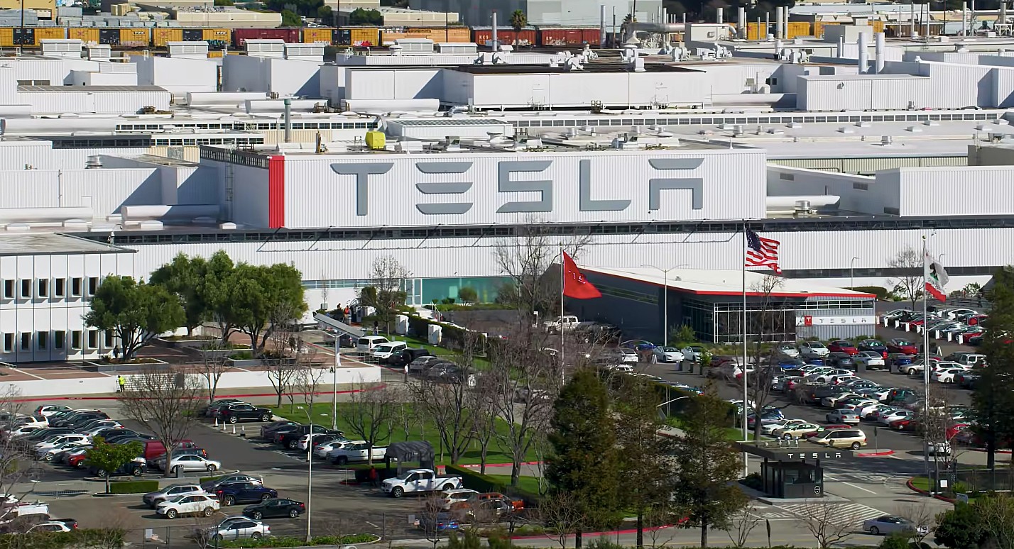 photo of Tesla worker collapses and dies at Fremont factory on powertrain line image