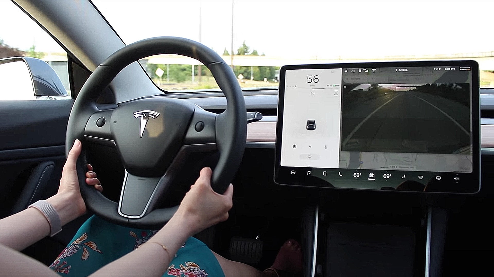 Xem phần mềm của Tesla Full Self-Driving Beta hoạt động mà không có ‘điểm dừng’