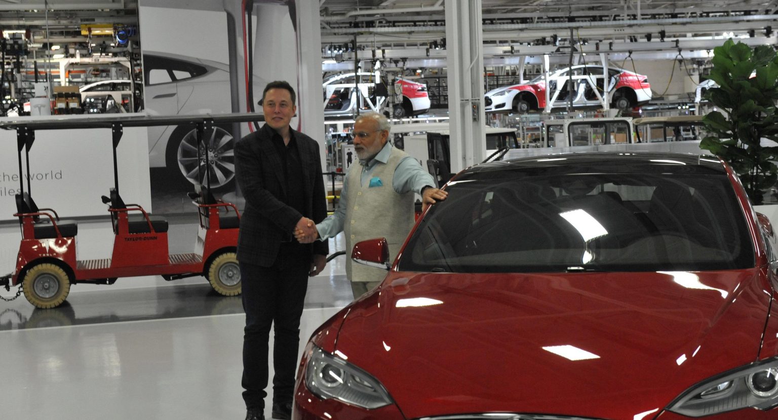 Tesla CEO Elon Musk with India Prime Minister Narendra Modi