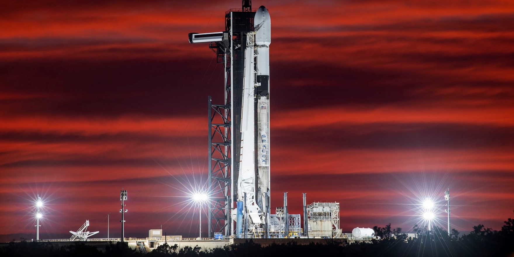 Rakieta SpaceX Falcon 9 przygotowana do trzeciej próby startu Starlink [webcast]