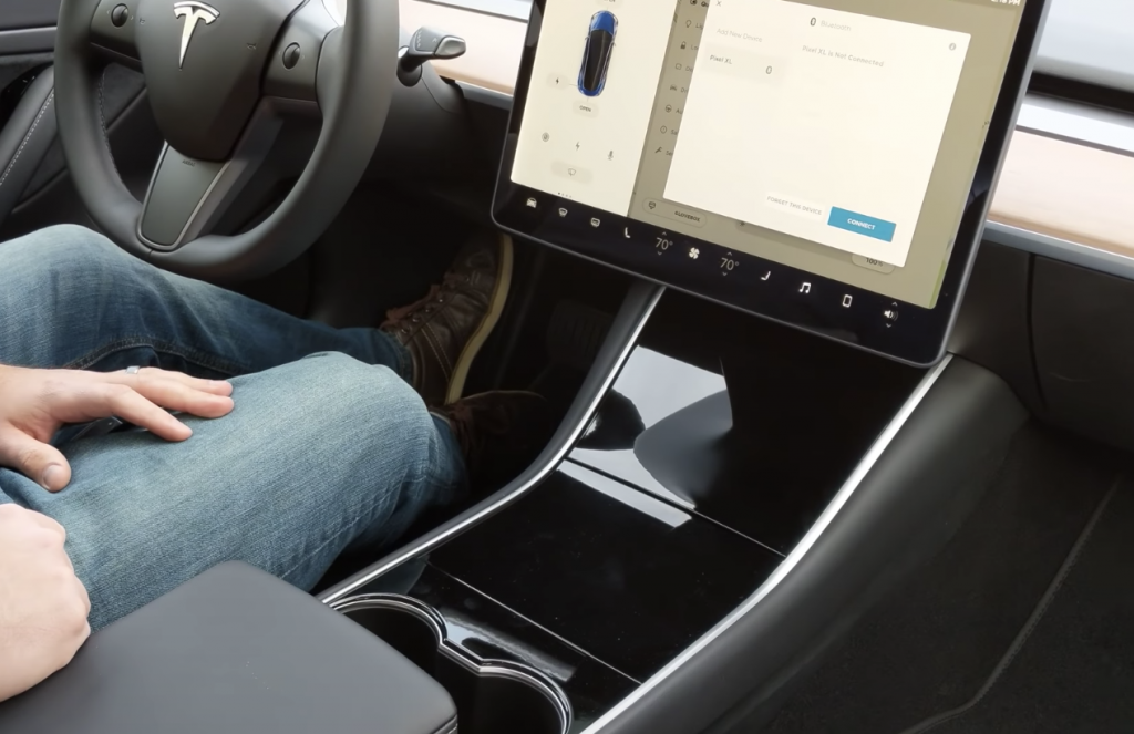 First look at Tesla's new center console in 2021 Model 3 refresh